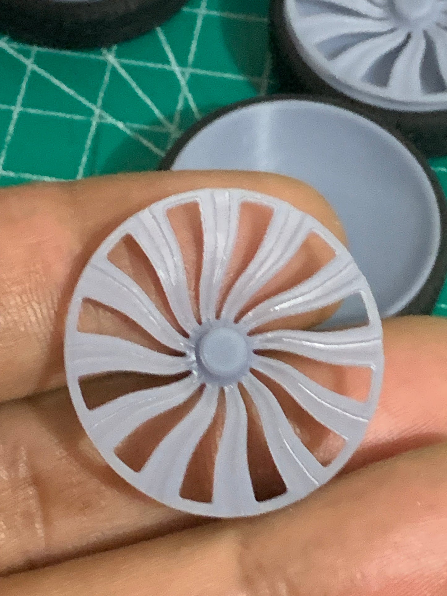 1/25 Scale - DUB "KUTZ" Floater - in 26"-36" Donk, Big Rims, Old Schools, Traditionals, SUV