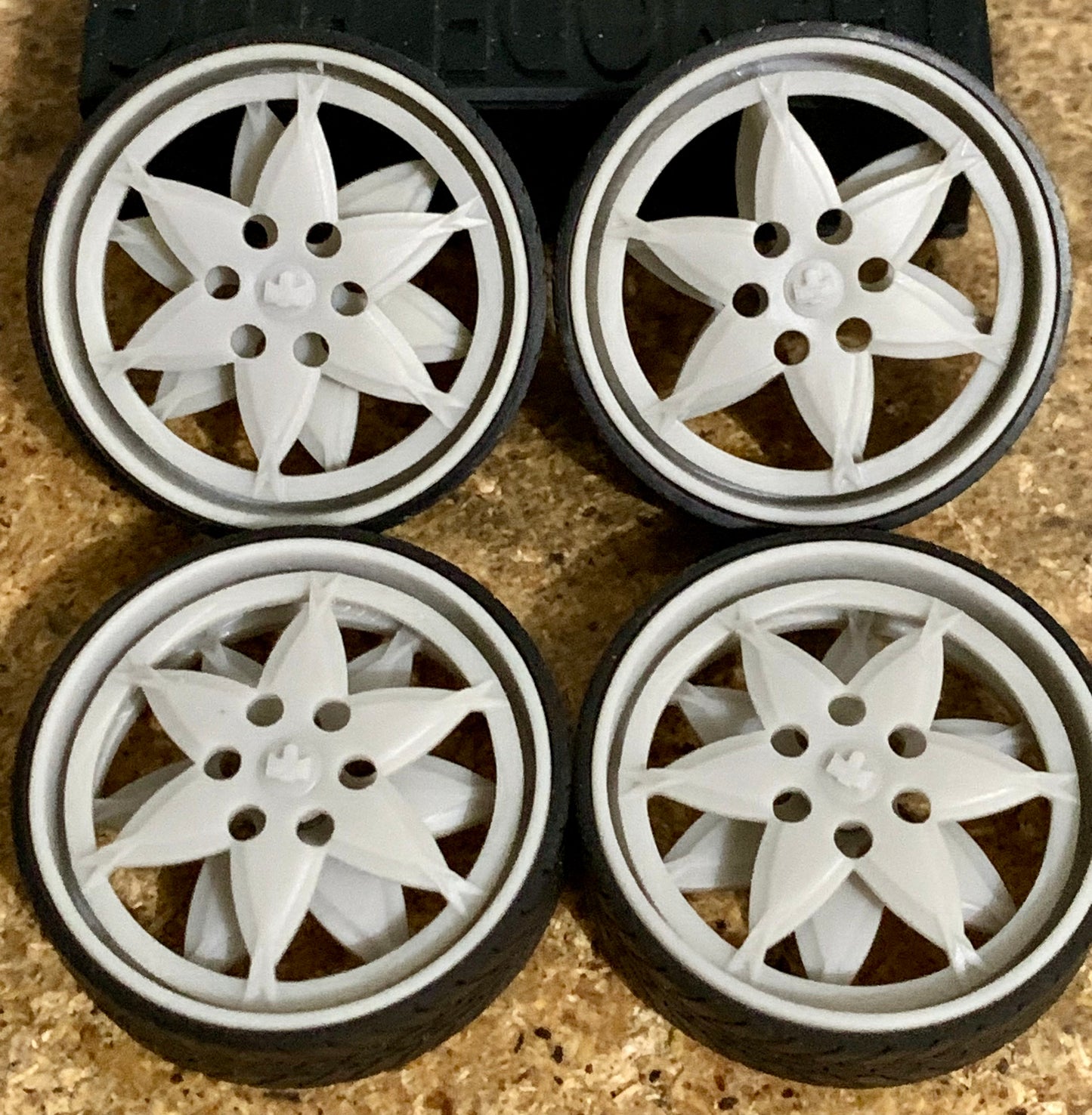 1/25 Scale - TMP Custom Spinner w/ DUB cap - in 28"-30" Donk, Big Rims, Box Chevy, G-Body
