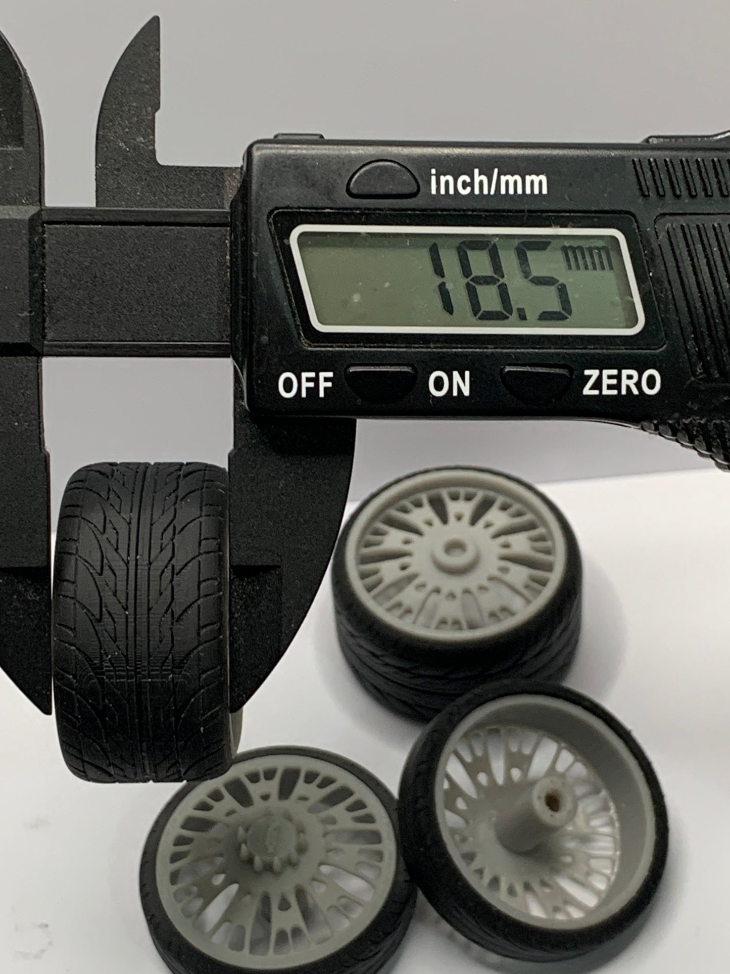 1/25 Scale - JTX MYRIAD DUALLY - in 26"-30"