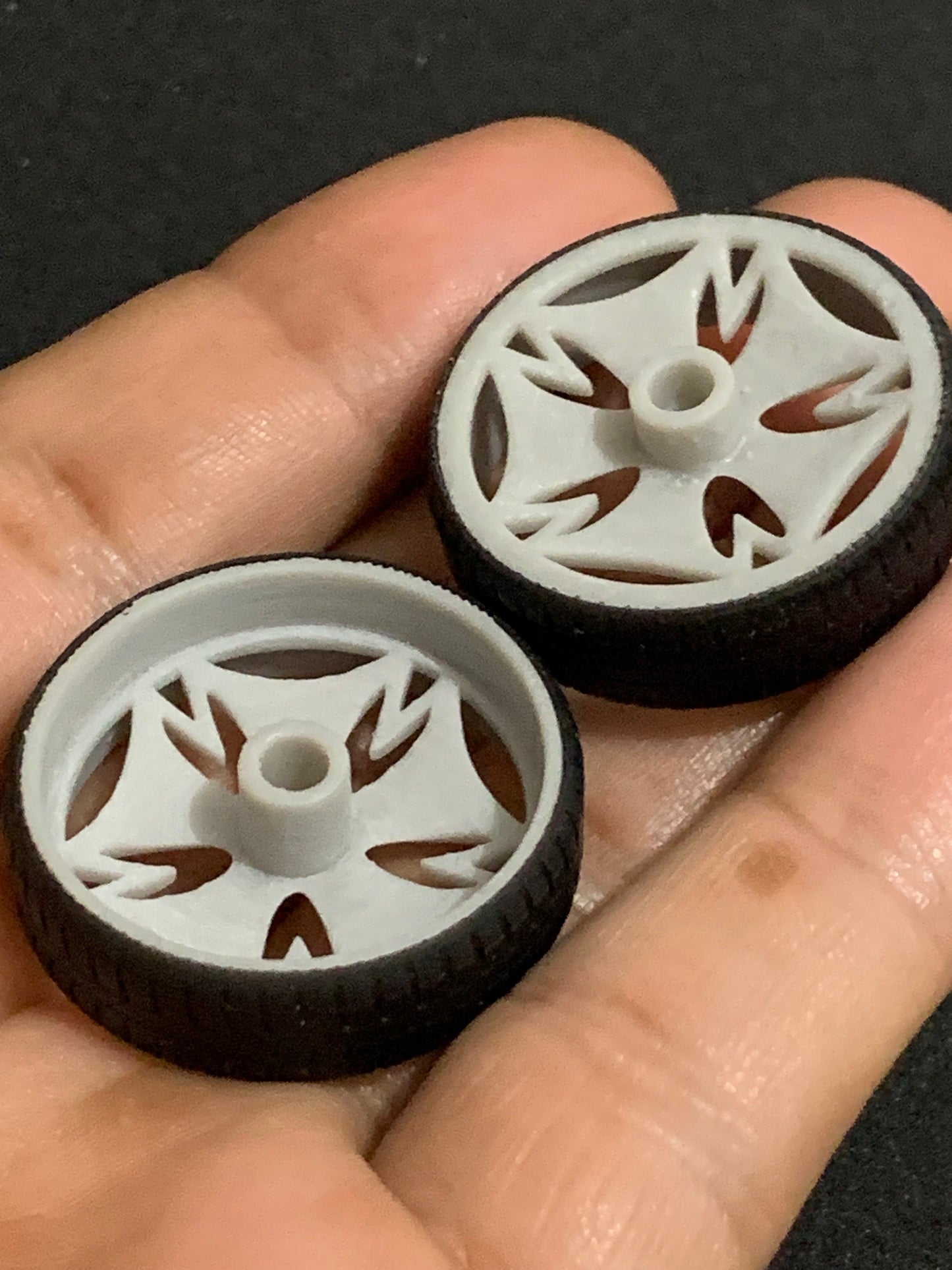 1/25 Scale - DUB BIG CHIPS (non-spinner) in 26"-30" Donk, Big Rims, Box Chevy, G-Body