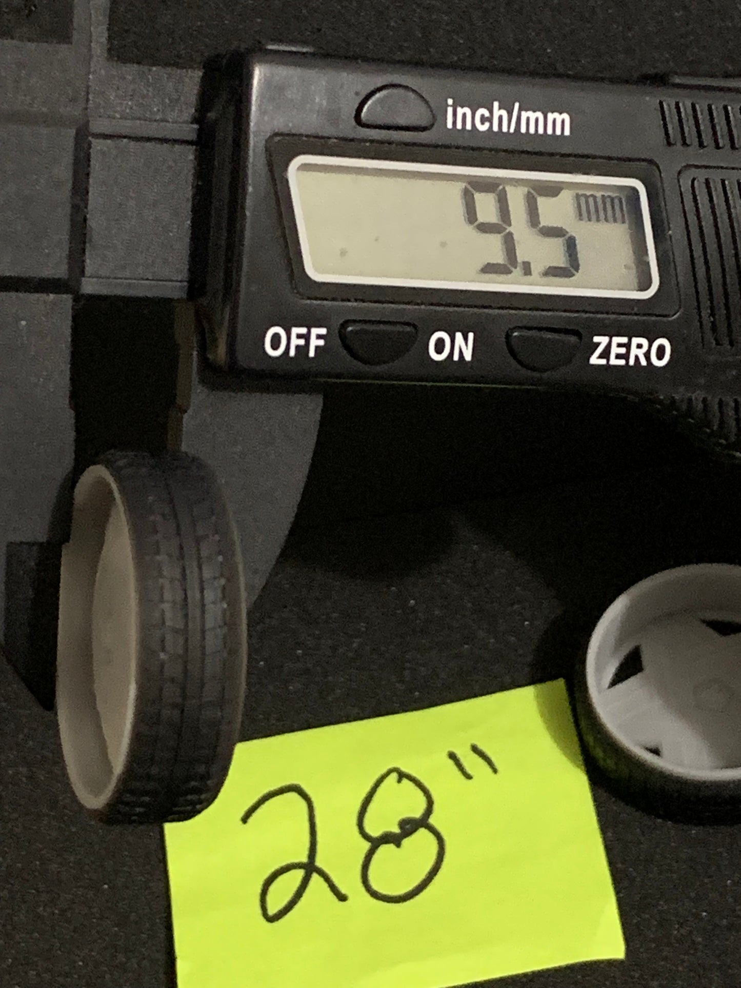 1/25 Scale - DUB CROWN (non-spinner) in 26"-30" Donk, Big Rims, Box Chevy, G-Body