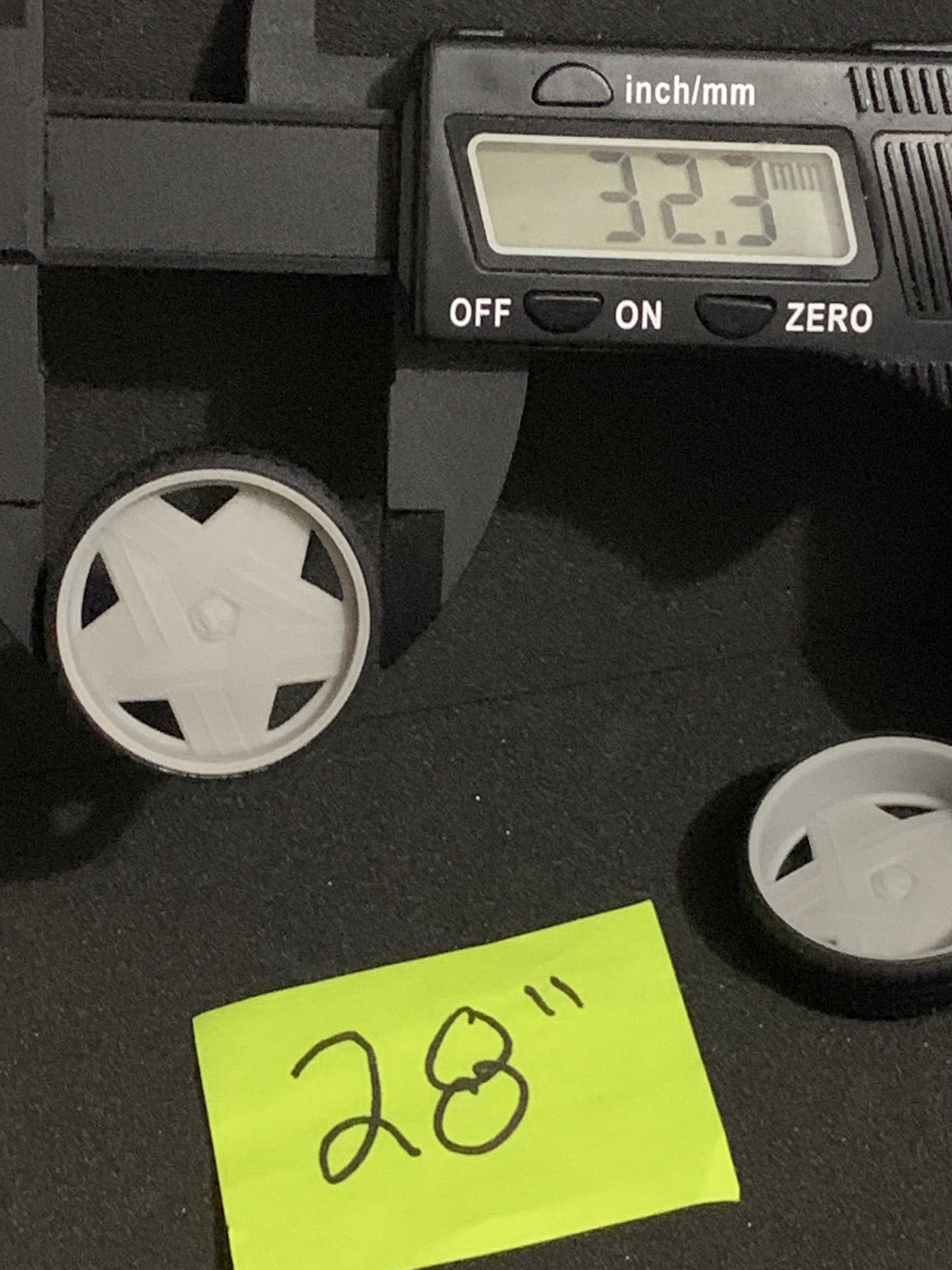 1/25 Scale - DUB CROWN (non-spinner) in 26"-30" Donk, Big Rims, Box Chevy, G-Body