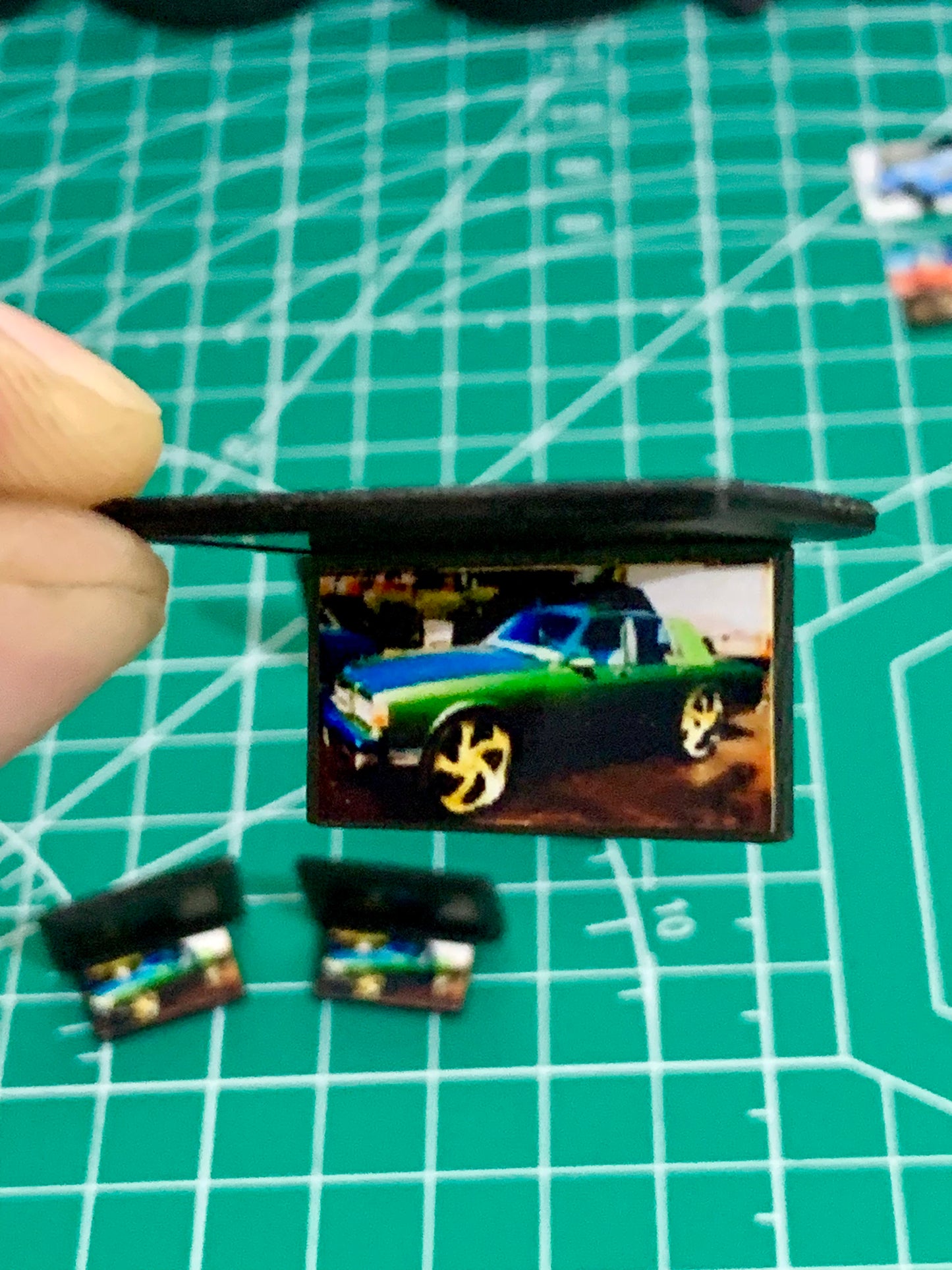1/25 Scale 27" Flip Down Big Screens - Donk, Big Rims, Lowrider, Truck, Import