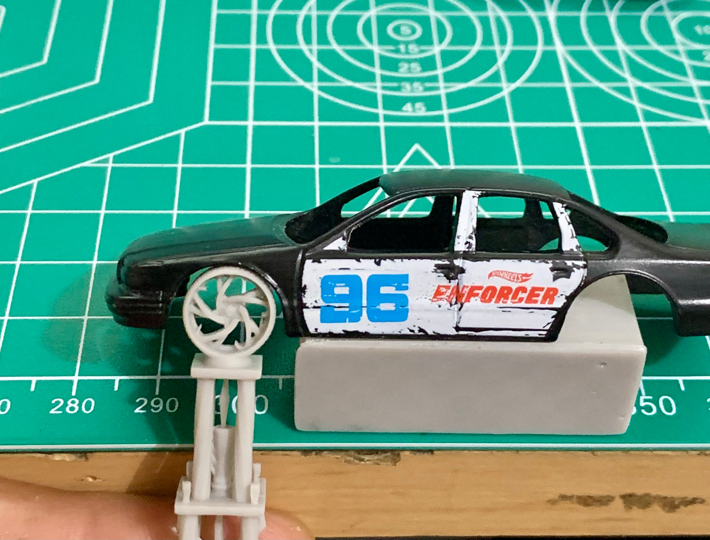 1/25 Scale - 6ft Best of Show Trophy (T2)