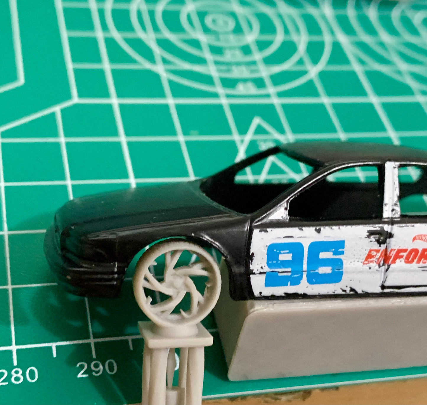 1/25 Scale - 6ft Best of Show Trophy (T2)