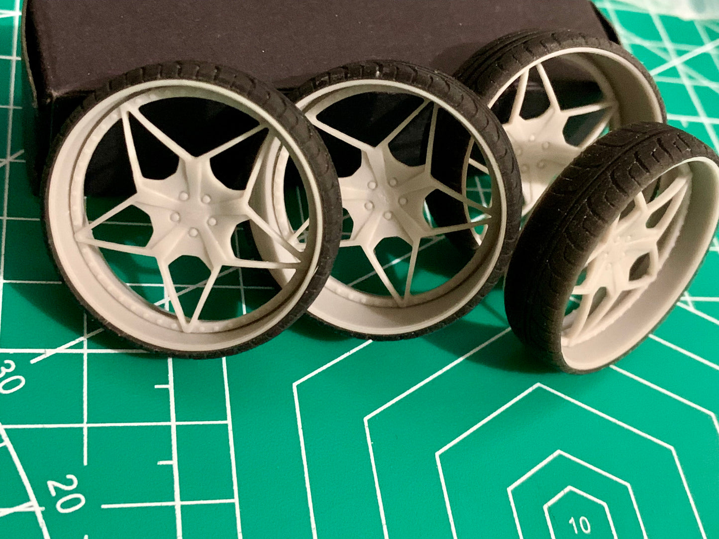 1/25 Scale - AMAN! NAVARO V2 - in 26"-30" Donk, Big Rims, Box Chevy, G-Body