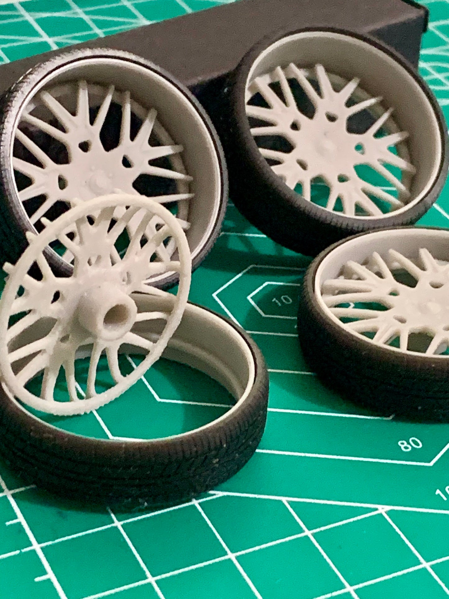 1/25 Scale - FORGI FRATELLO in 26"-30" Donks, G-Body, Caprice, Impala, Big Rims