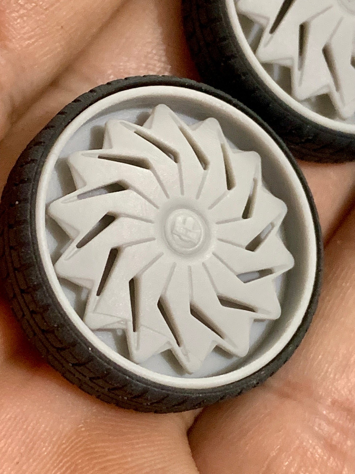 1/25 Scale - DUB BLANG Spinner in 28"-30" Donk, Big Rims, Box Chevy, G-Body