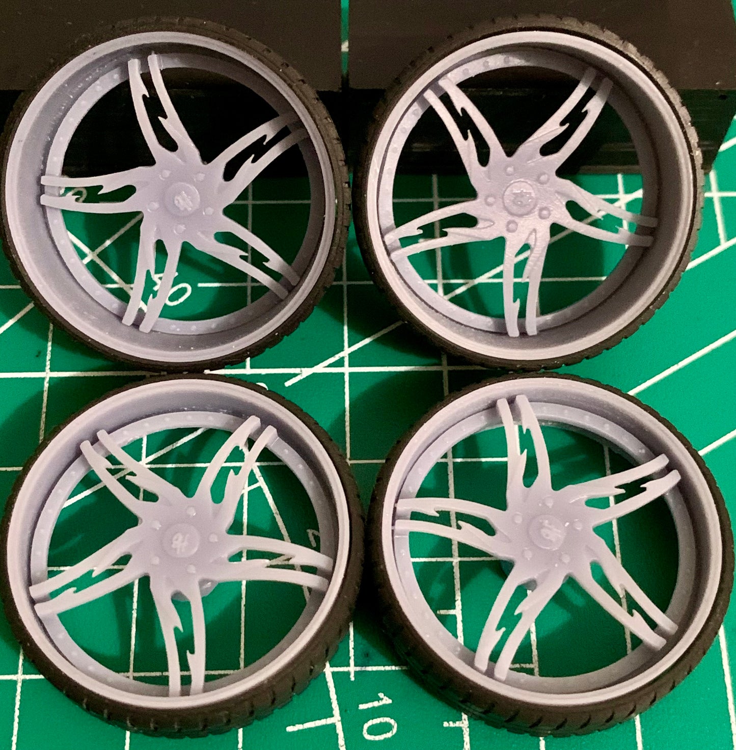 1/25 Scale - HB RAZOR - in 26"-36" Donk, Big Rims, Box Chevy, G-Body