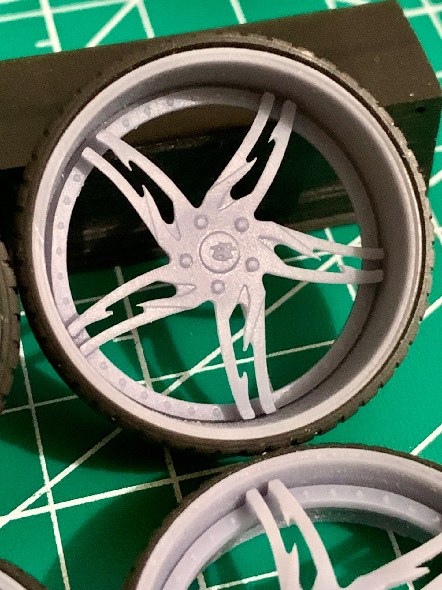 1/25 Scale - HB RAZOR - in 26"-36" Donk, Big Rims, Box Chevy, G-Body