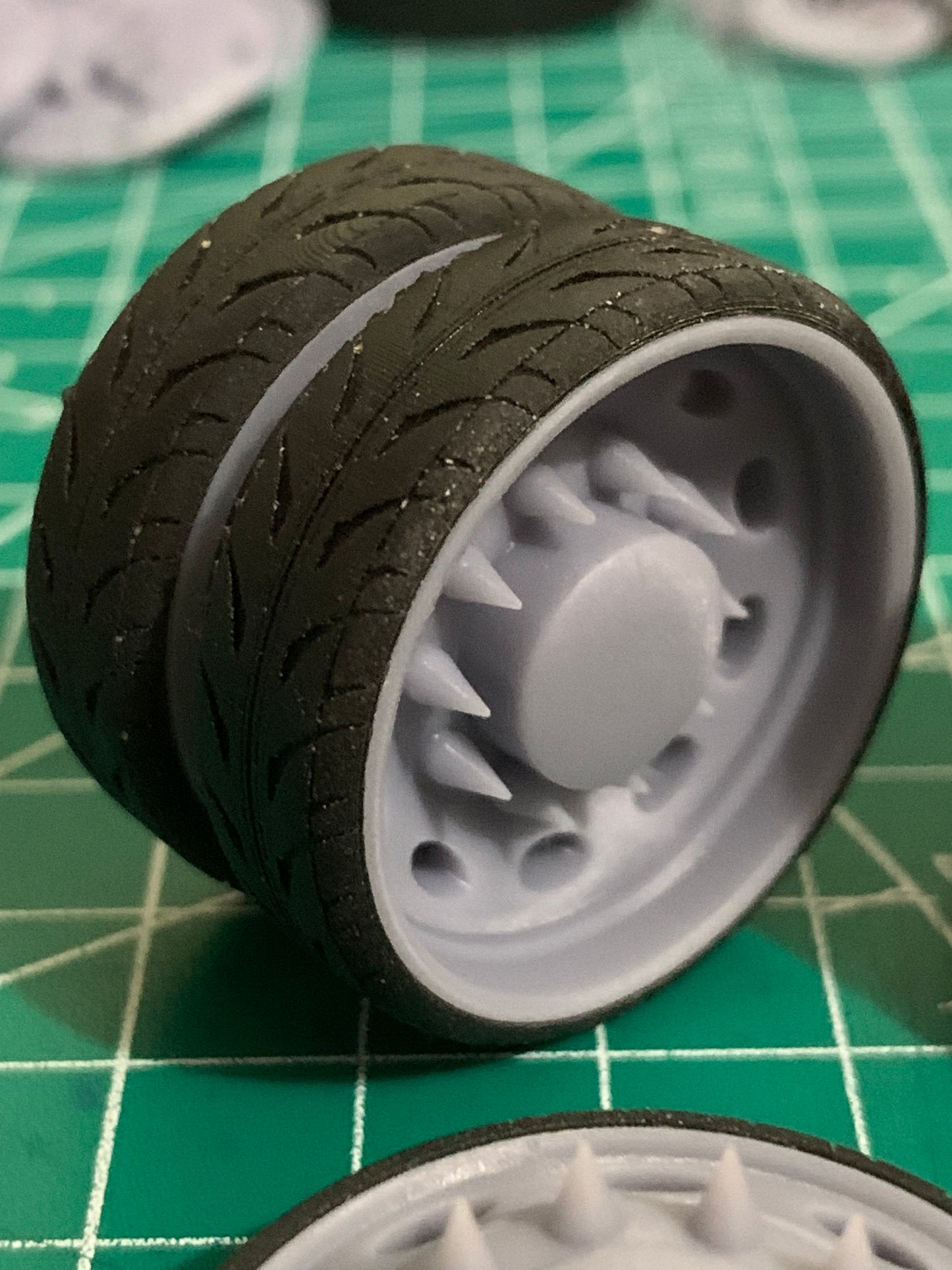 1/25 Scale - PETERBILT STYLE DUALLY in 26"-32" Dually Truck Rims