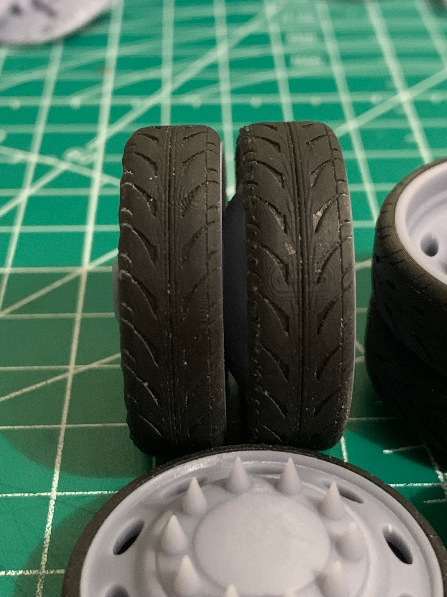 1/25 Scale - PETERBILT STYLE DUALLY in 26"-32" Dually Truck Rims