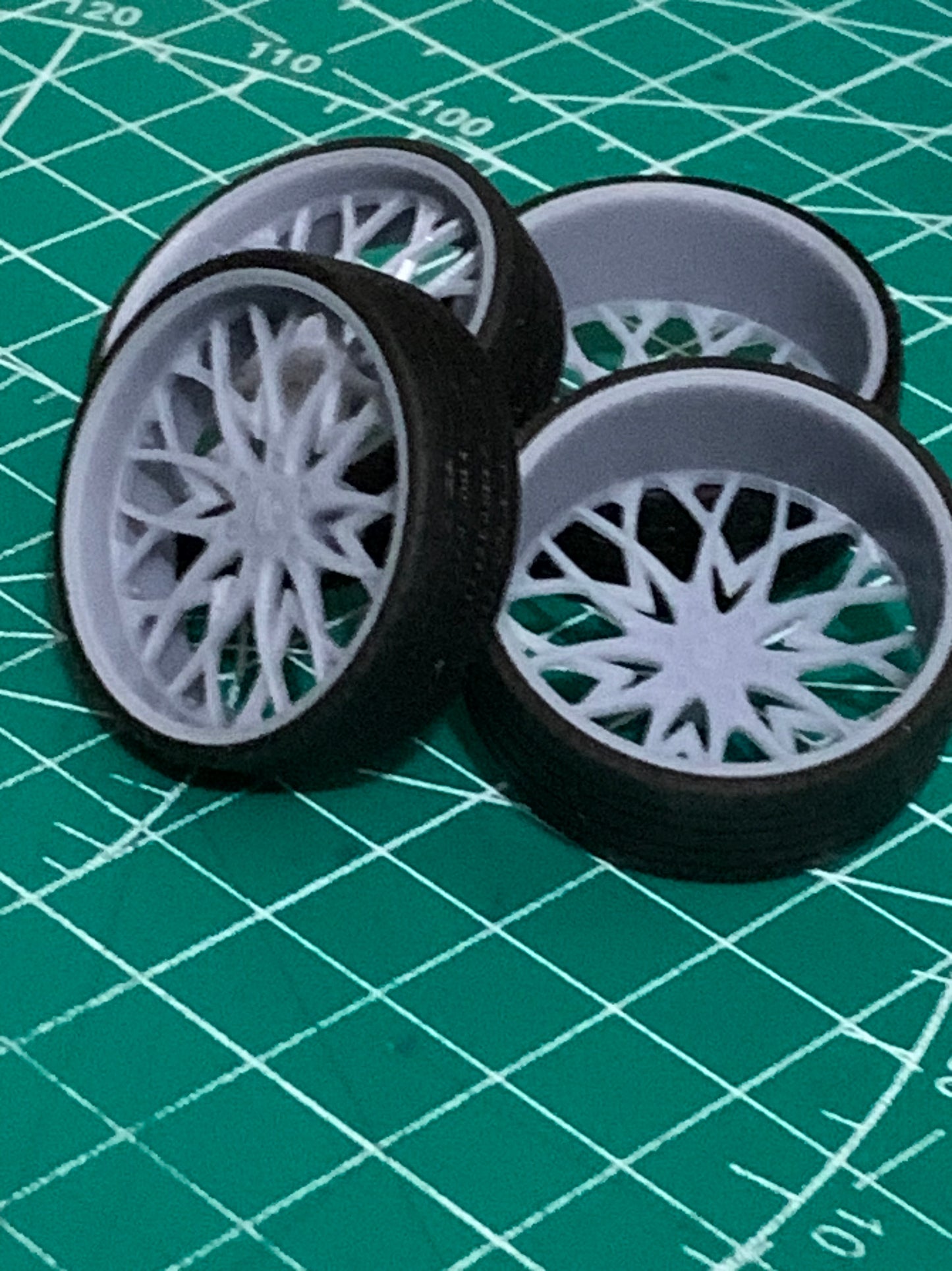 1/25 Scale - DUB "OG" (6lug) - in 26"-36" - Truck, SUV