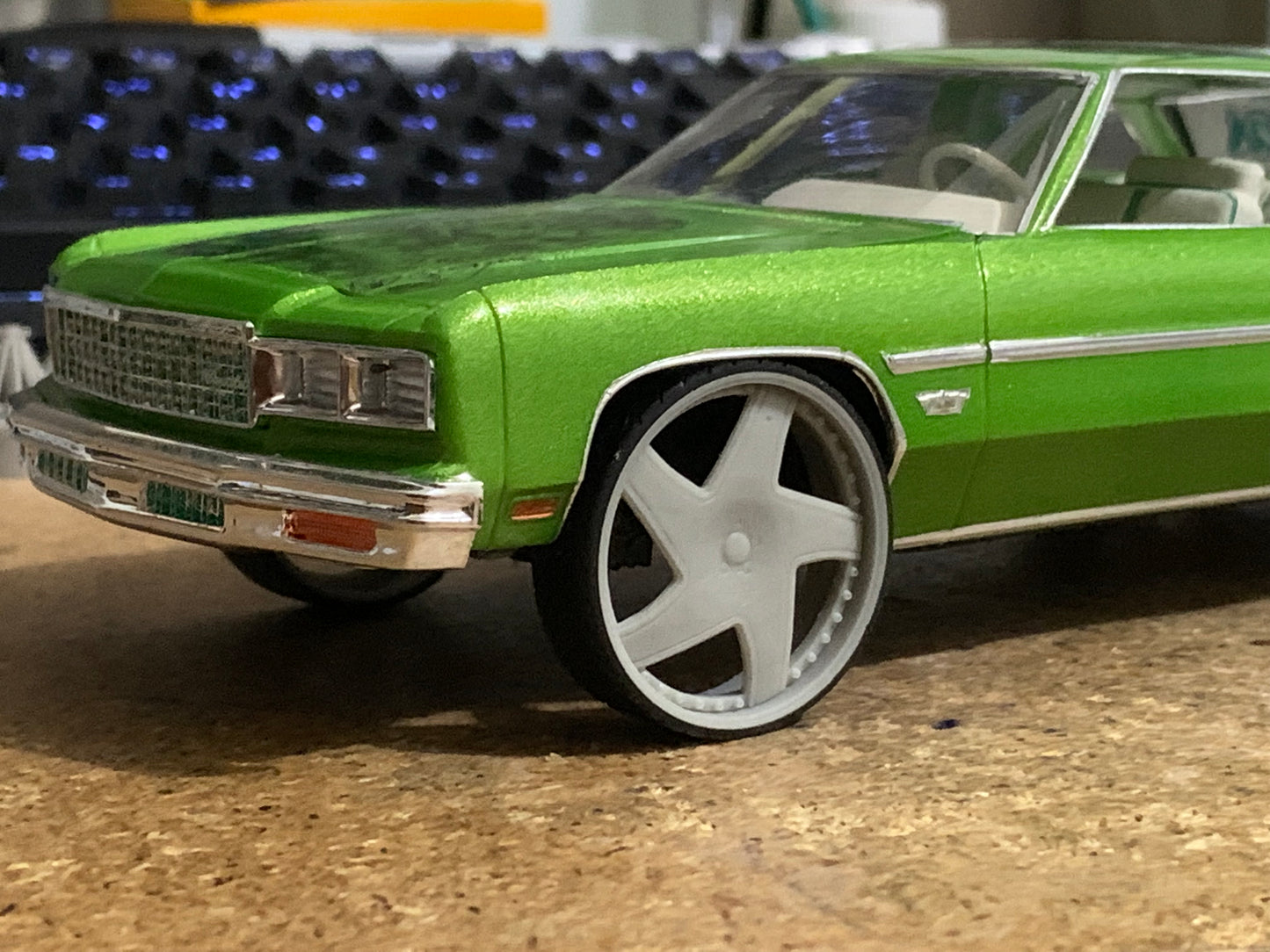 1/25 Scale - TMP D069V1 in 26"-30" Donk, Big Rims, Box Chevy, G-Body