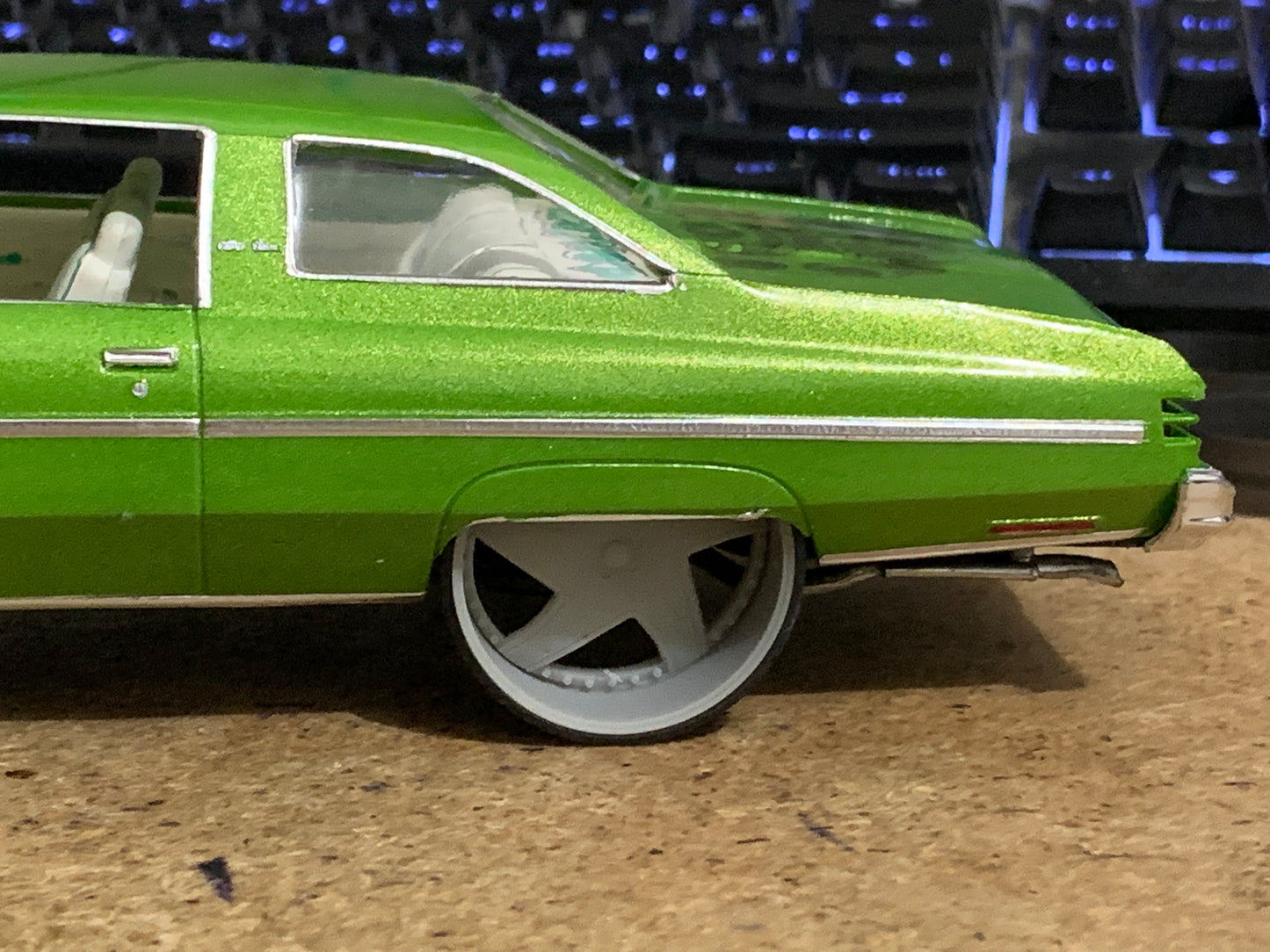 1/25 Scale - TMP D069V1 in 26"-30" Donk, Big Rims, Box Chevy, G-Body