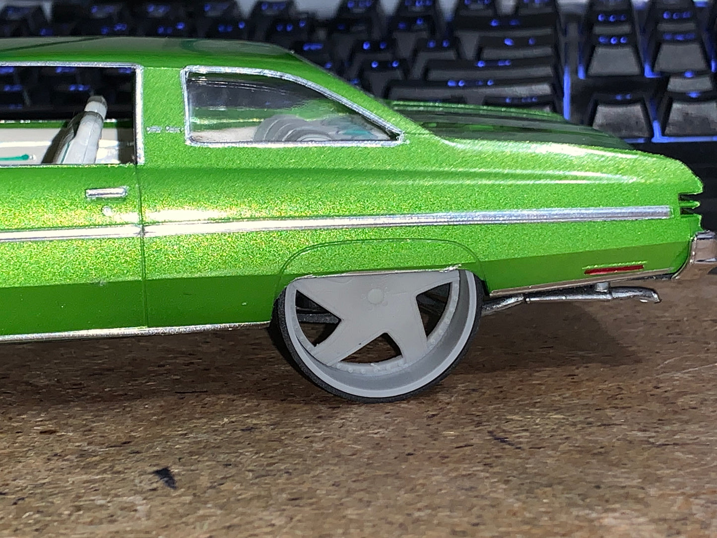 1/25 Scale - TMP D069V1 in 26"-30" Donk, Big Rims, Box Chevy, G-Body
