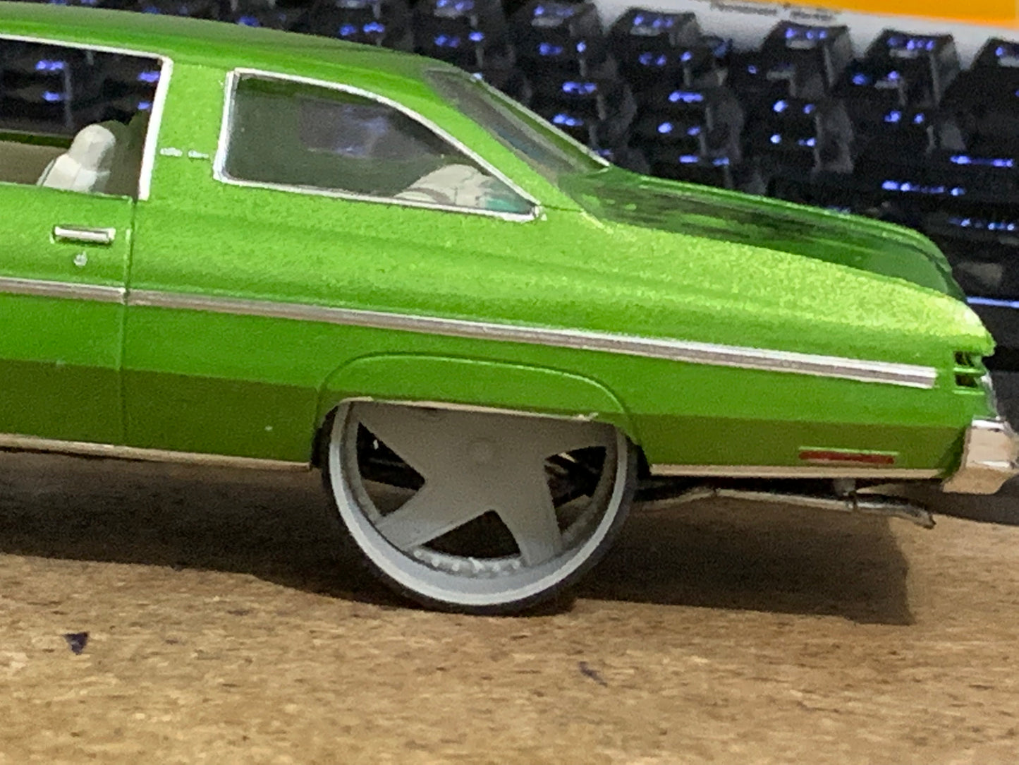 1/25 Scale - TMP D069V1 in 26"-30" Donk, Big Rims, Box Chevy, G-Body