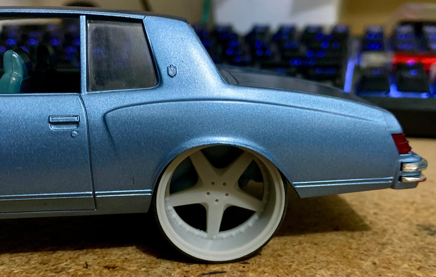 1/25 Scale - TMP D084 Work Equip05 in 26"-30" Donk, Import, G-Body, Impala SS