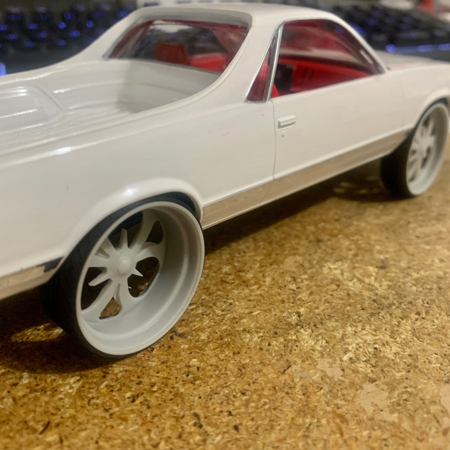 1/25 Scale - TMP D112 BUDNIK TRILOGY3 in 30" Donk, Box, Bubble, Caprice, Impala, SUV