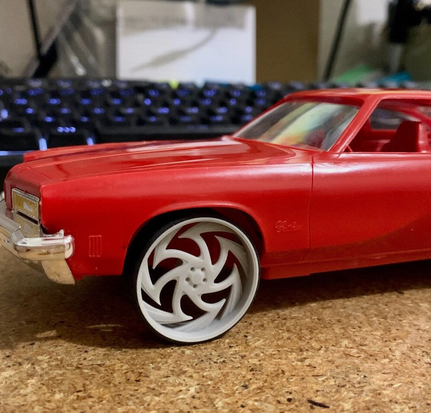 1/25 Scale - TMP D095 AMAN! CARITO in 26"-36" Donk, Big Rims, Box Chevy, G-Body