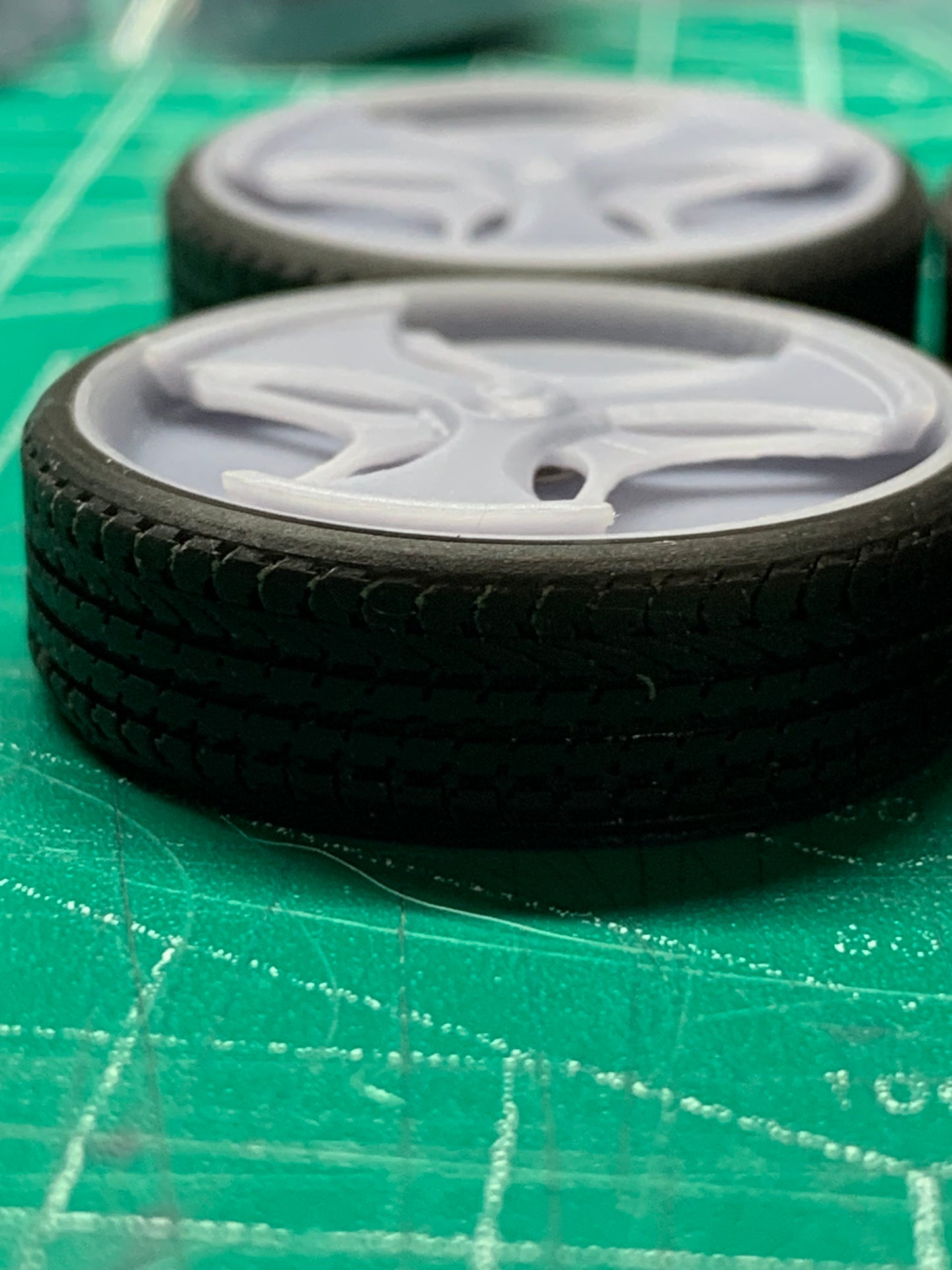 1/25 Scale - DAVIN "BLAC TALON 3" Spinner - in 26"-36" Donk, Big Rims, Old Schools, Traditionals, SUV