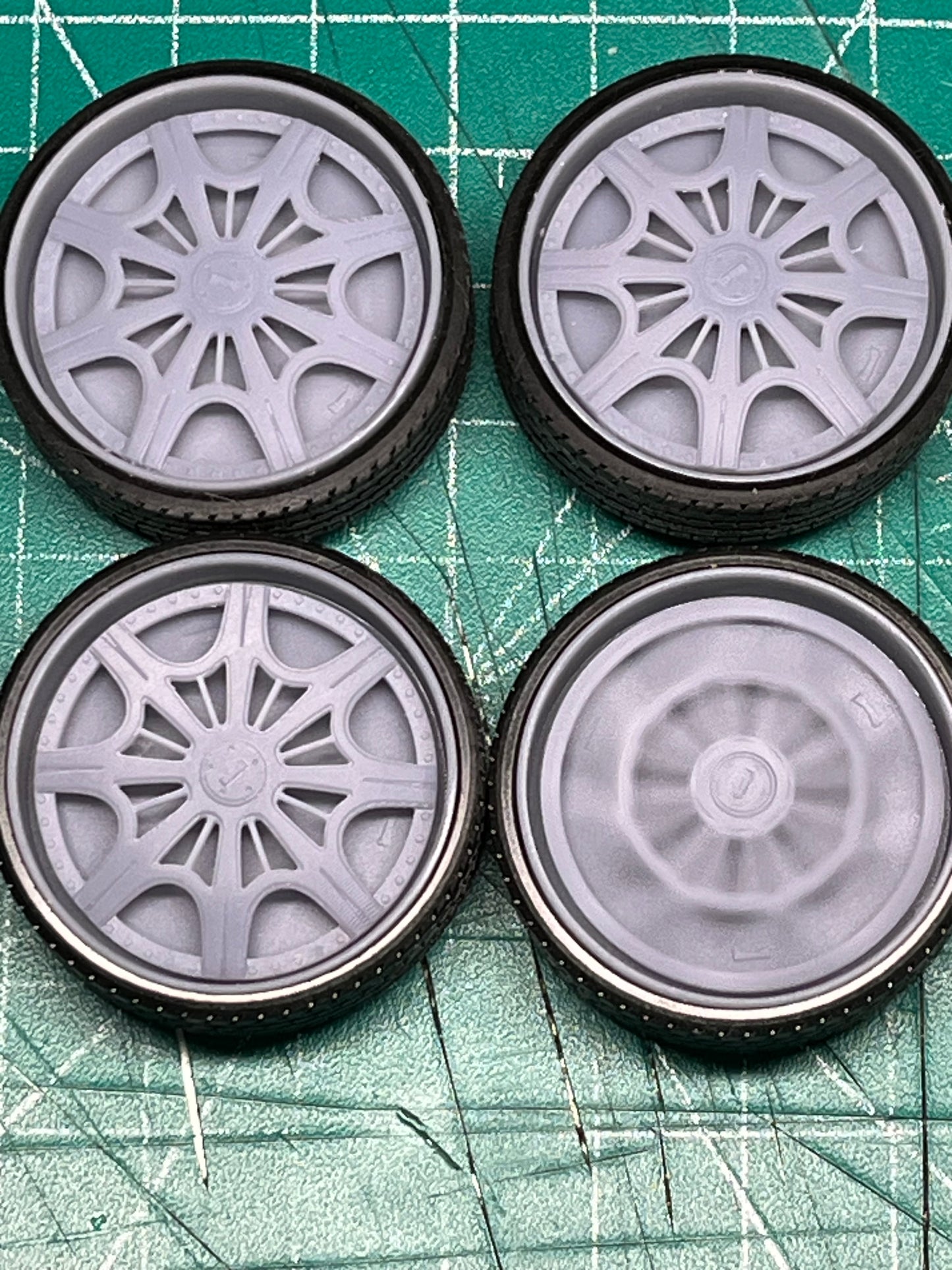 1/25 Scale - DUB "CREED" Spinner - in 26"-36" Donk, Big Rims, Old Schools, Traditionals, SUV