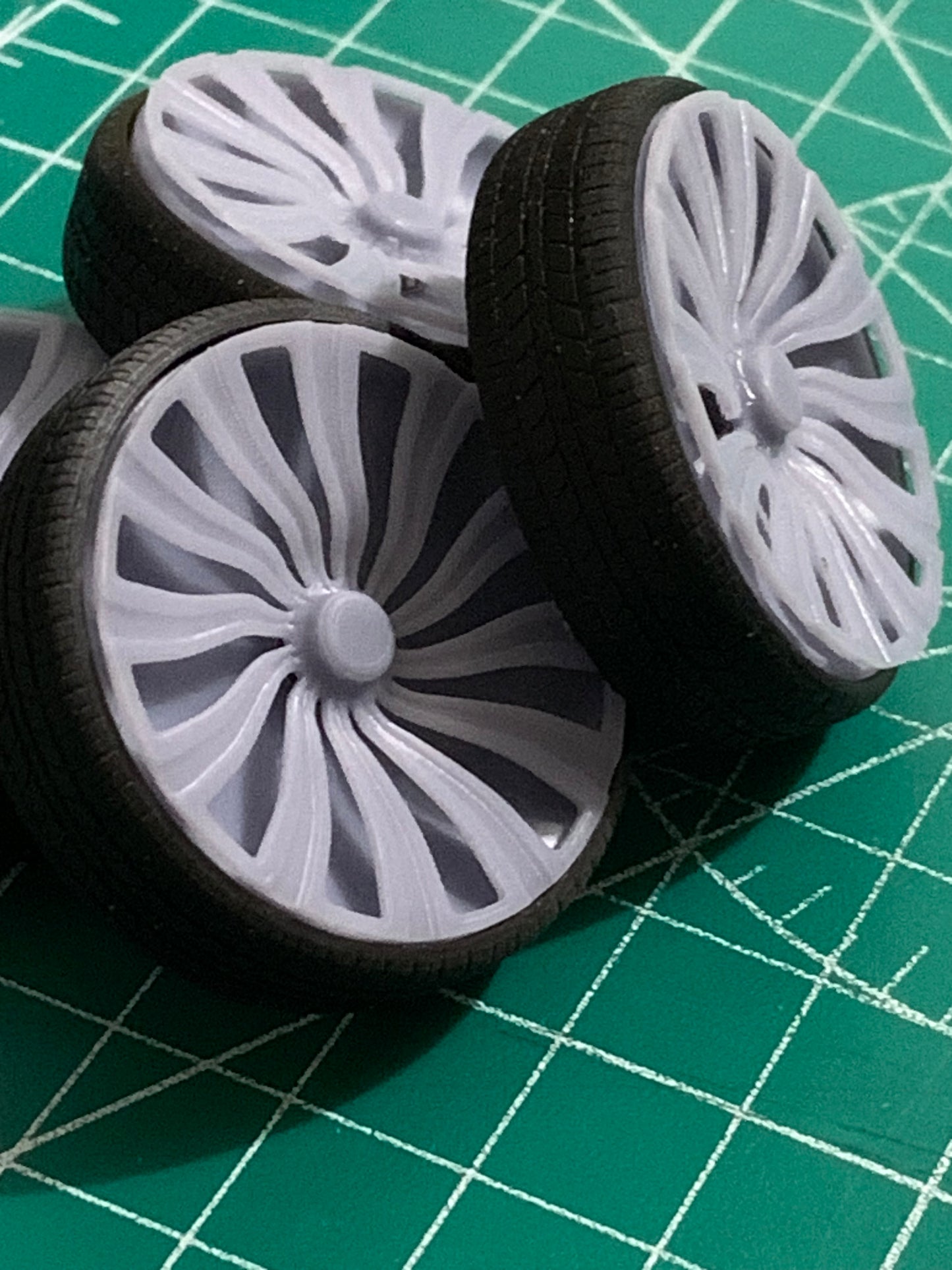 1/25 Scale - DUB "KUTZ" Floater - in 26"-36" Donk, Big Rims, Old Schools, Traditionals, SUV