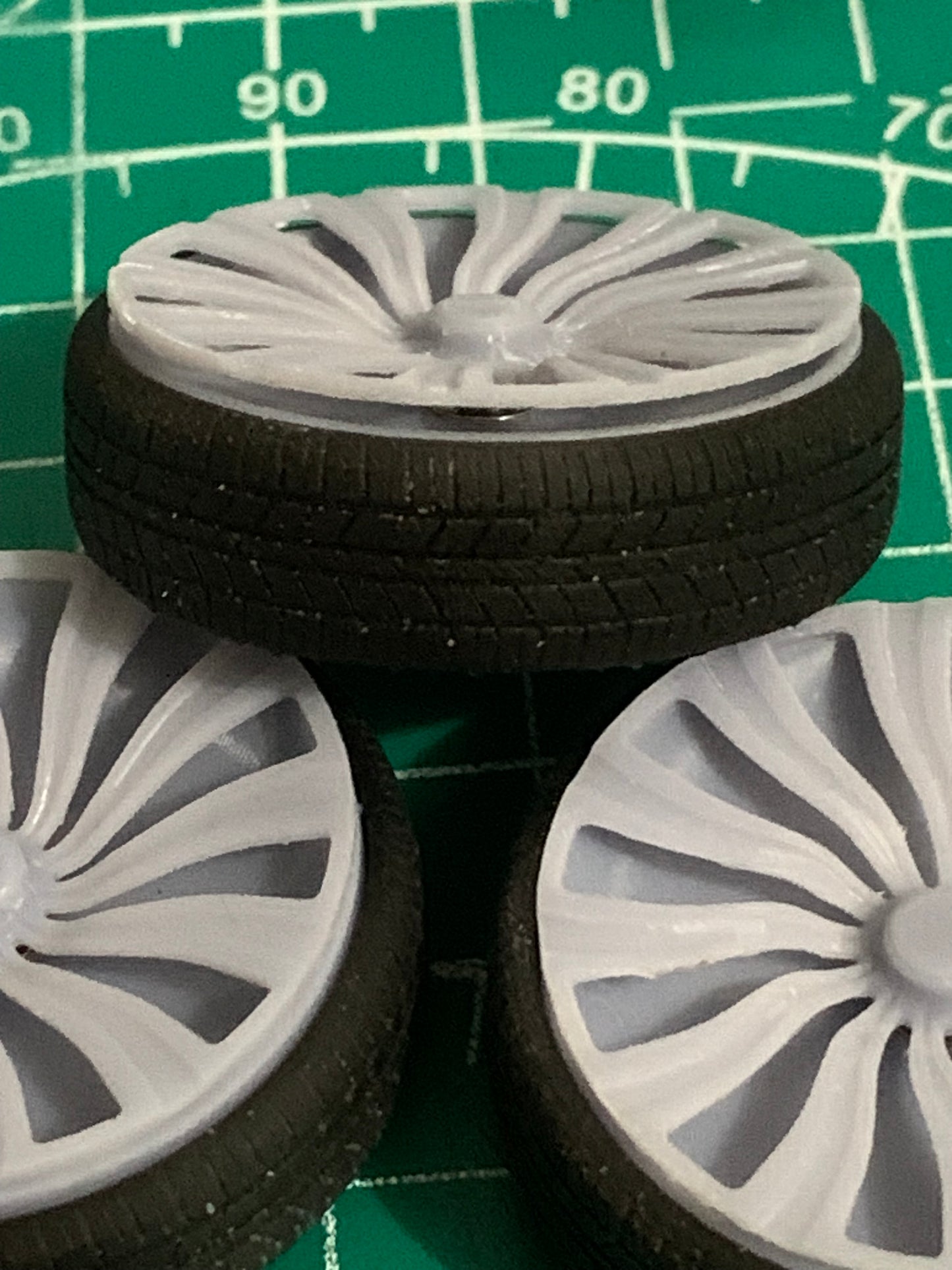 1/25 Scale - DUB "KUTZ" Floater - in 26"-36" Donk, Big Rims, Old Schools, Traditionals, SUV