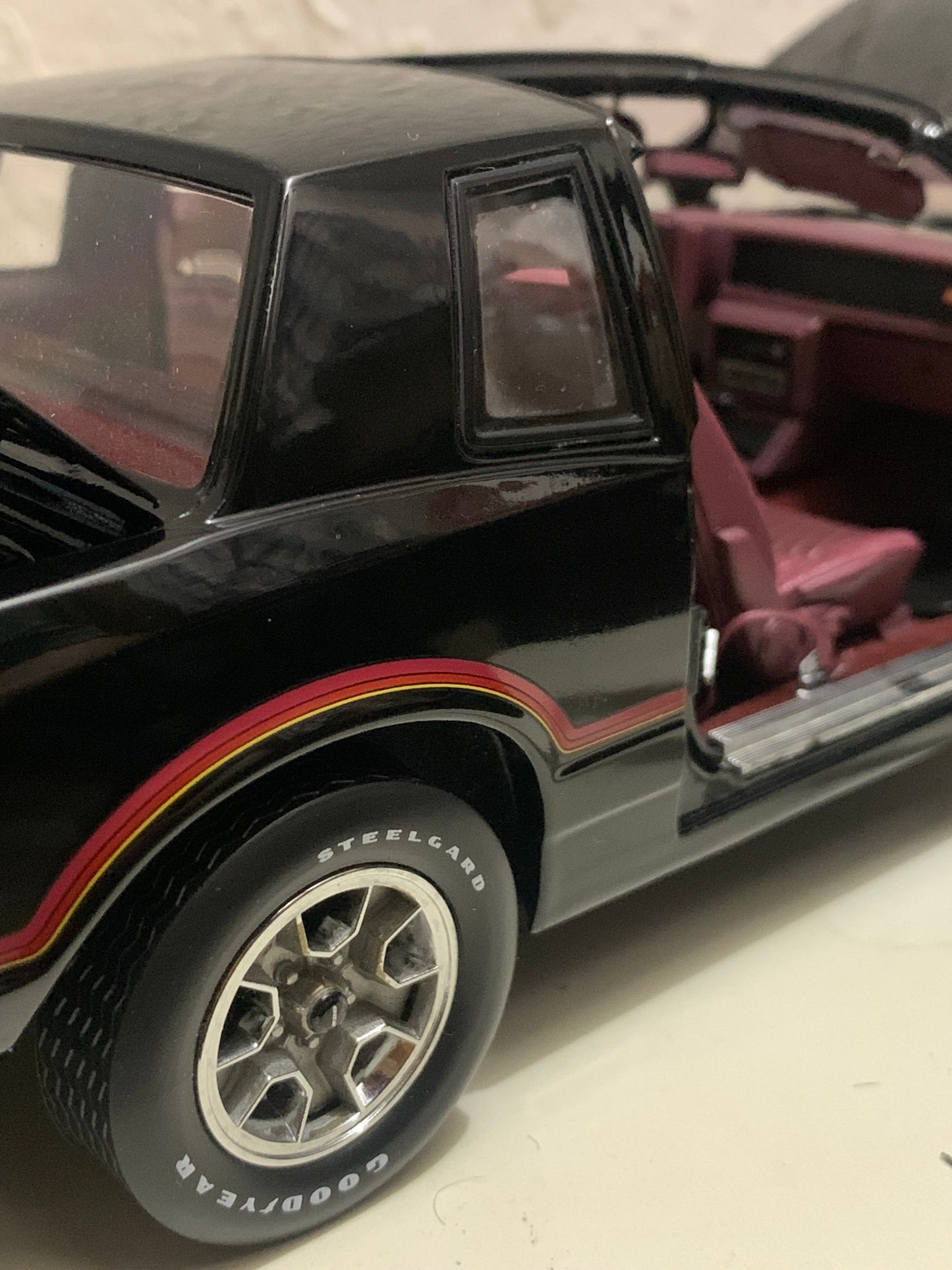 1/18 Scale American Muscle Authentics 1985 Chevy Monte Carlo SS T-Top Diecast Model