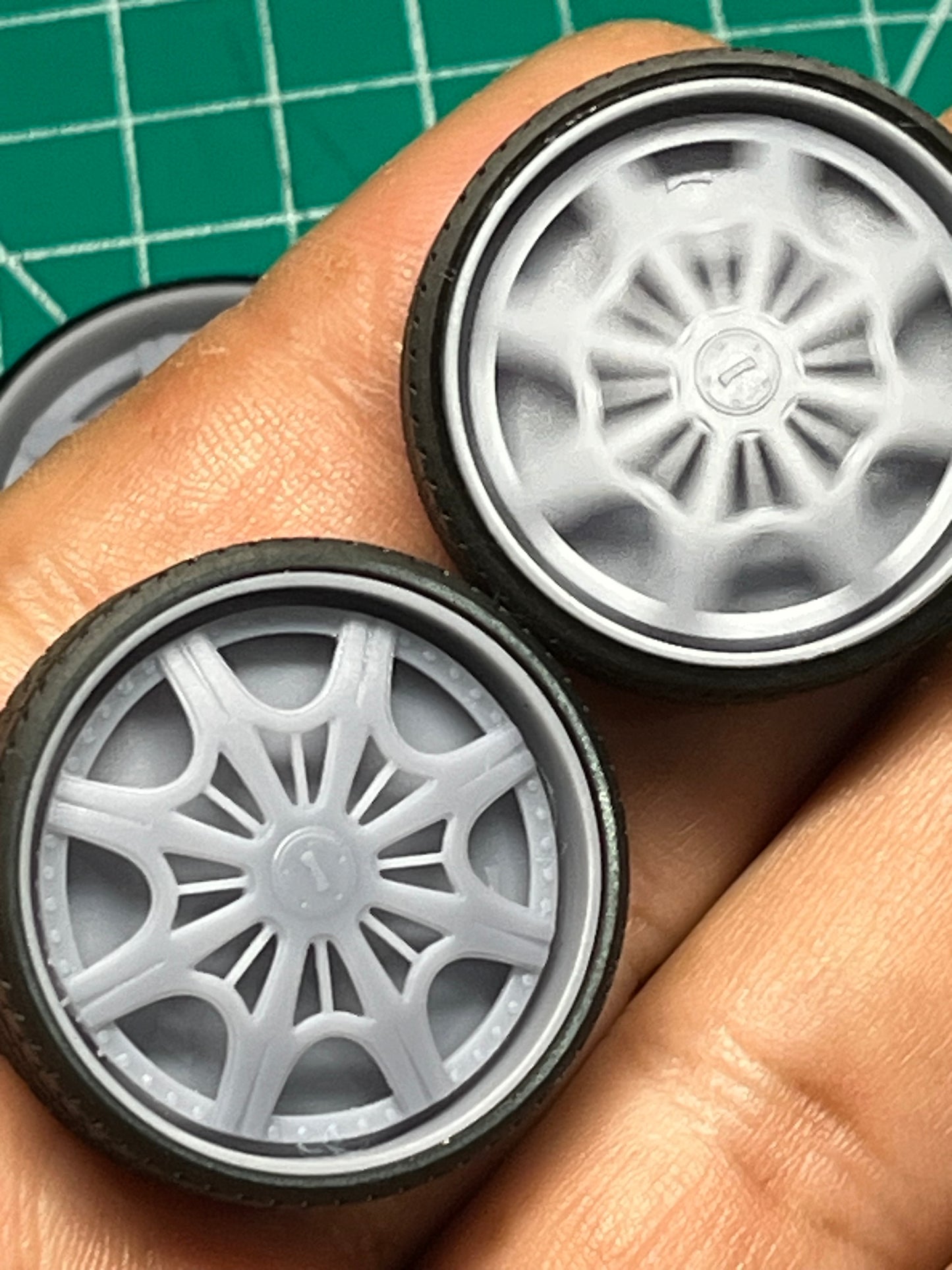 1/25 Scale - DUB "CREED" Spinner - in 26"-36" Donk, Big Rims, Old Schools, Traditionals, SUV