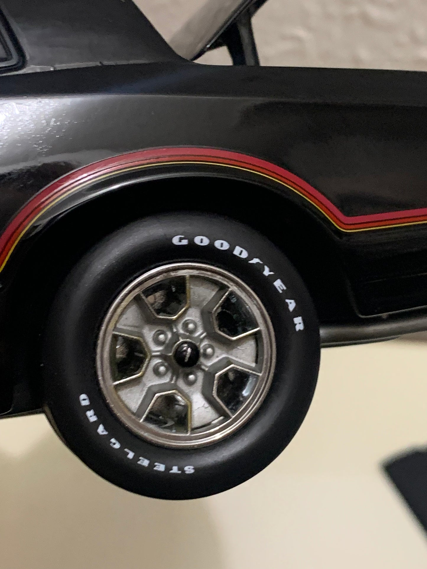 1/18 Scale American Muscle Authentics 1985 Chevy Monte Carlo SS T-Top Diecast Model