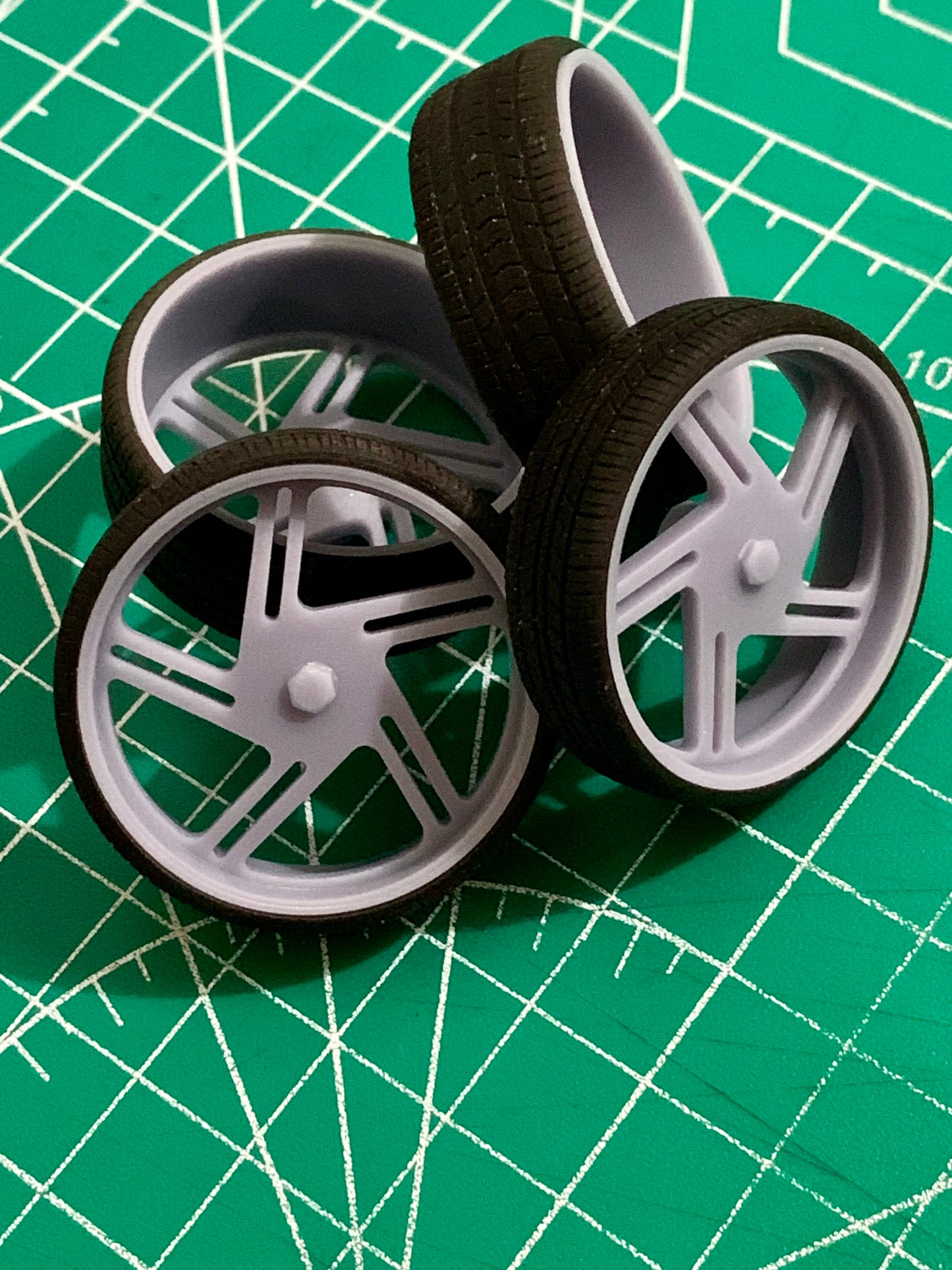 1/25 Scale - HRBB "PRO SPORT" - in 26"-32" Donk, Big Rims, Old Schools, Traditionals, SUV