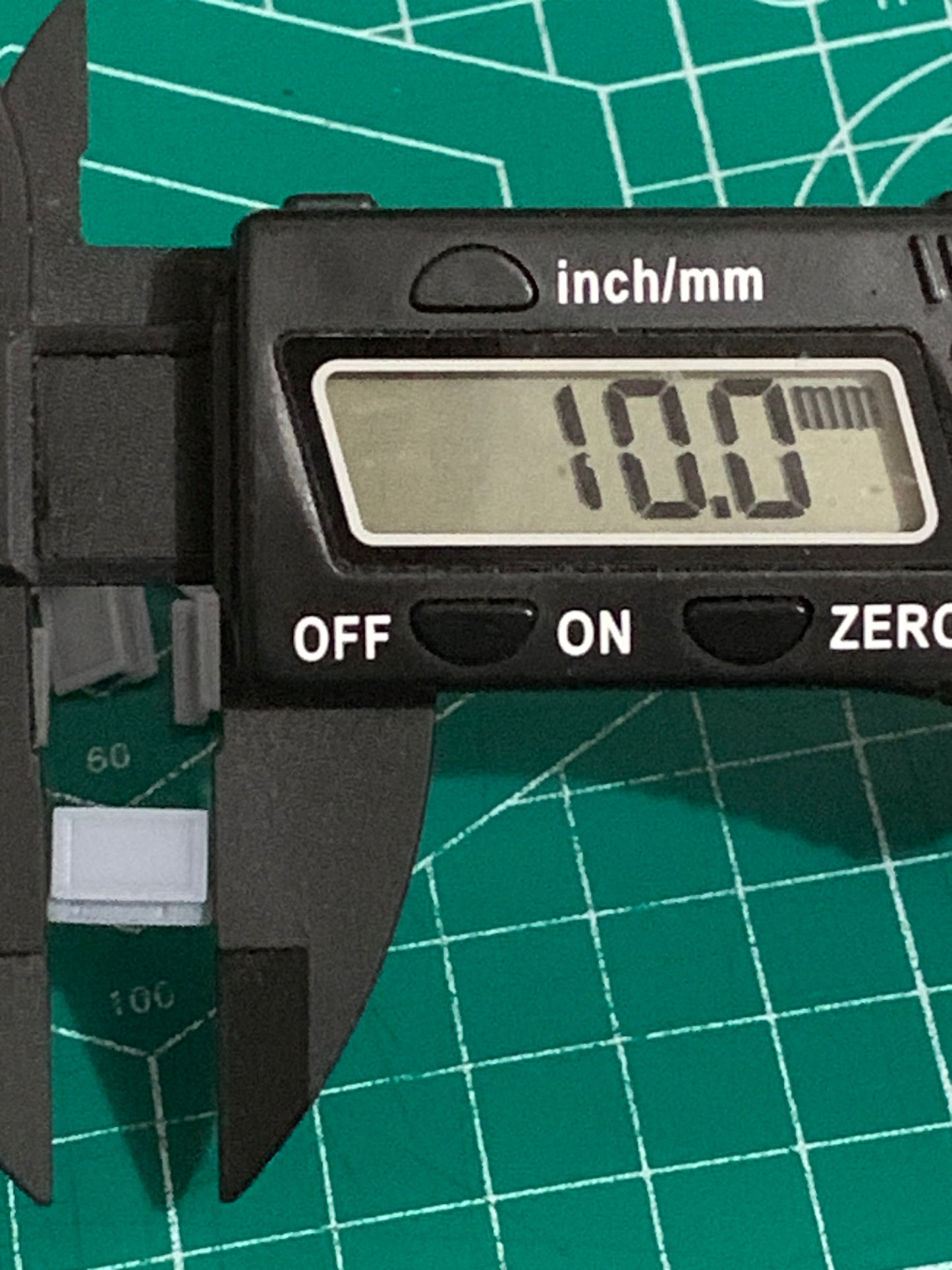 1/25 Scale - TMP Pop Out Screen with Flat-Back Faceplate