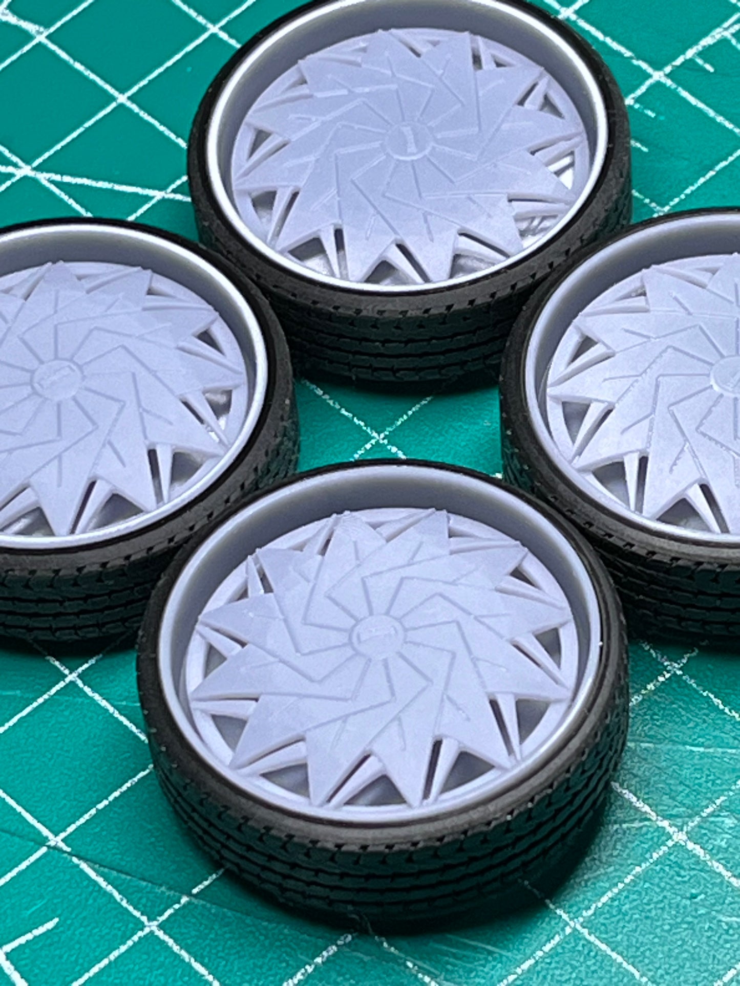 1/25 Scale - DUB "DAZR" Spinner - in 26"-36" Donk, Big Rims, Old Schools, Traditionals, SUV (Copy)