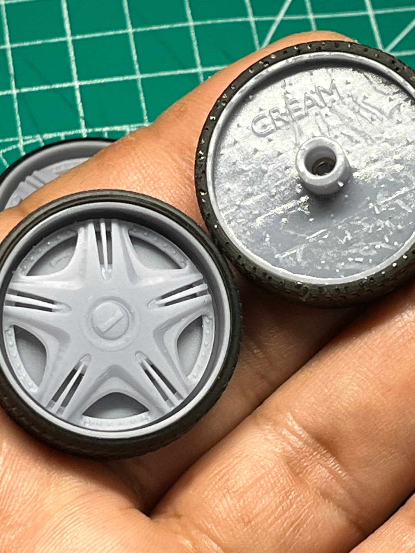 1/25 Scale - DUB "CREAM" Spinner - in 26"-36" Donk, Big Rims, Old Schools, Traditionals, SUV