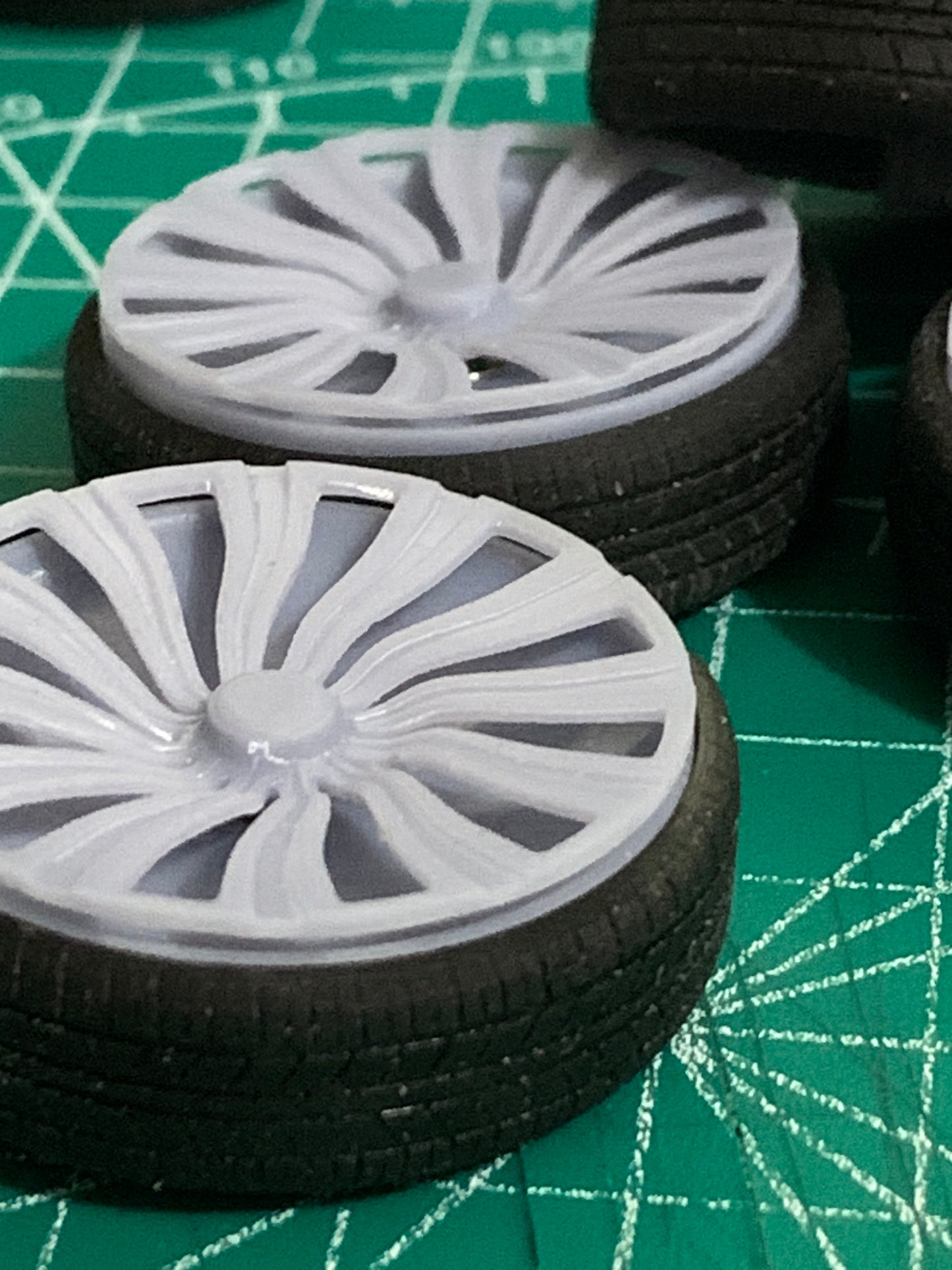 1/25 Scale - DUB "KUTZ" Floater - in 26"-36" Donk, Big Rims, Old Schools, Traditionals, SUV