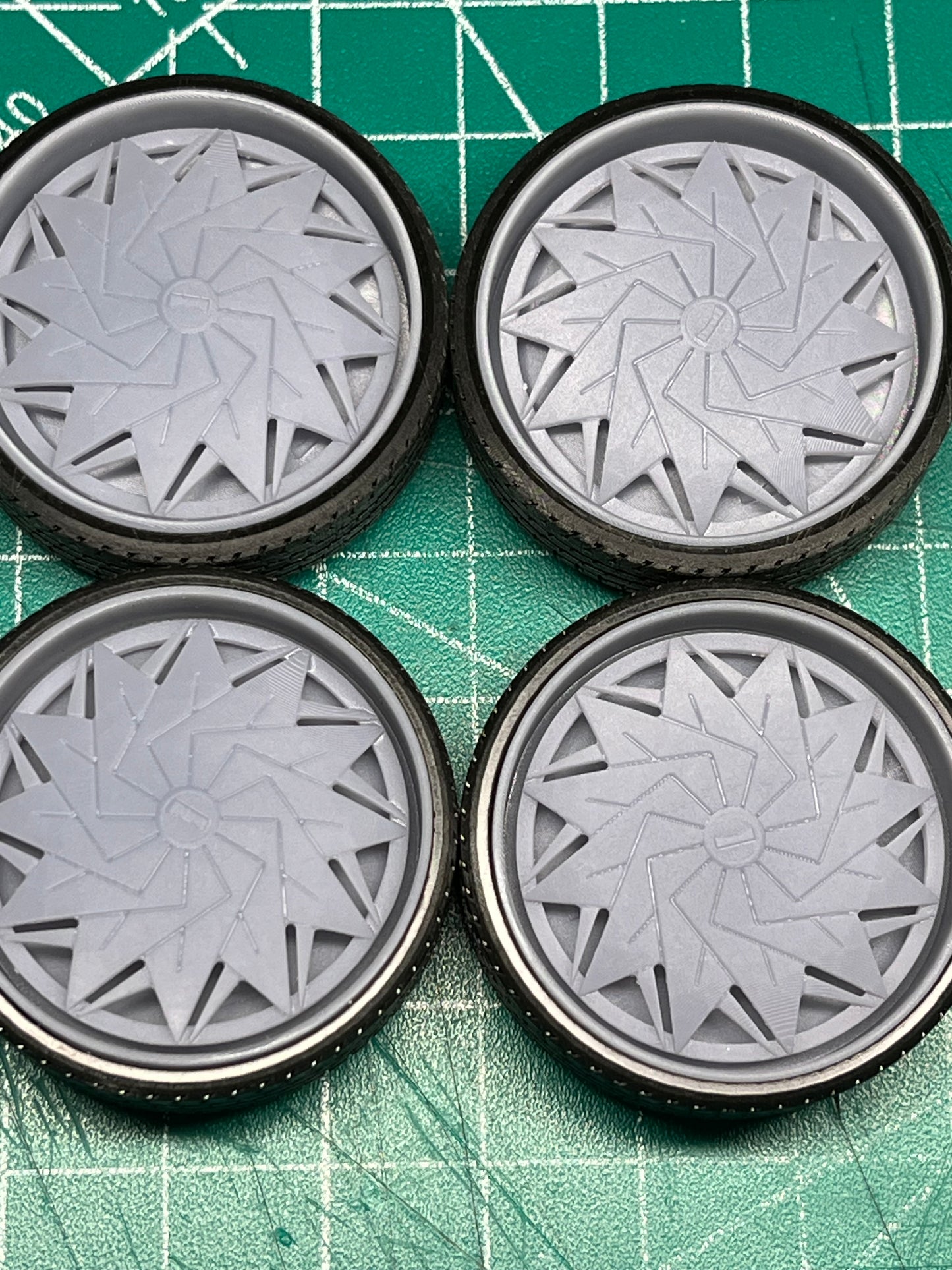 1/25 Scale - DUB "DAZR" Spinner - in 26"-36" Donk, Big Rims, Old Schools, Traditionals, SUV (Copy)