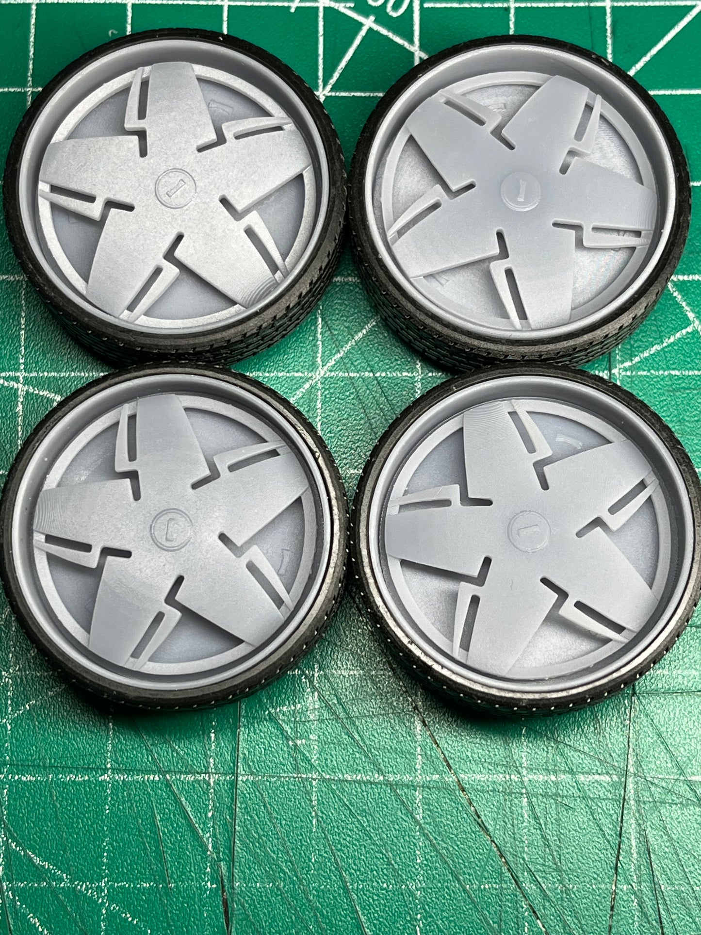 1/25 Scale - DUB "MAZE S809" Spinner - in 26"-36" Donk, Big Rims, Old Schools, Traditionals, SUV