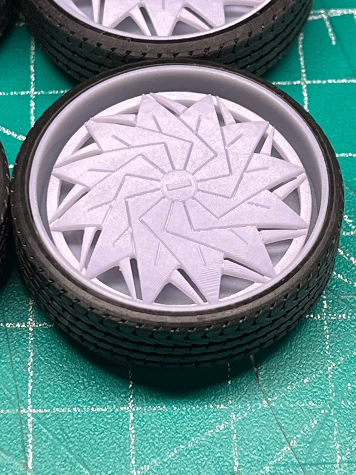 1/25 Scale - DUB "DAZR" Spinner - in 26"-36" Donk, Big Rims, Old Schools, Traditionals, SUV (Copy)