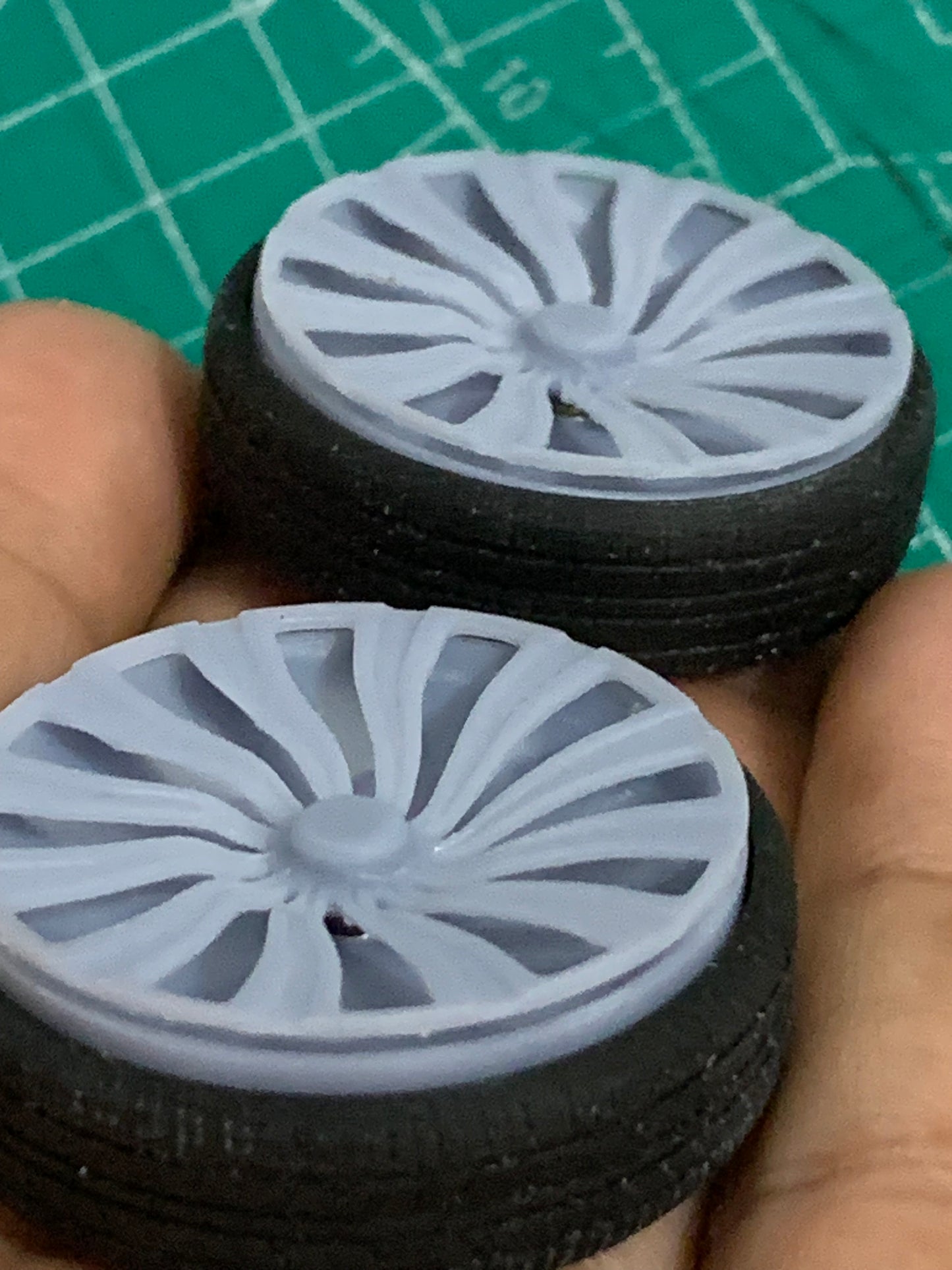 1/25 Scale - DUB "KUTZ" Floater - in 26"-36" Donk, Big Rims, Old Schools, Traditionals, SUV