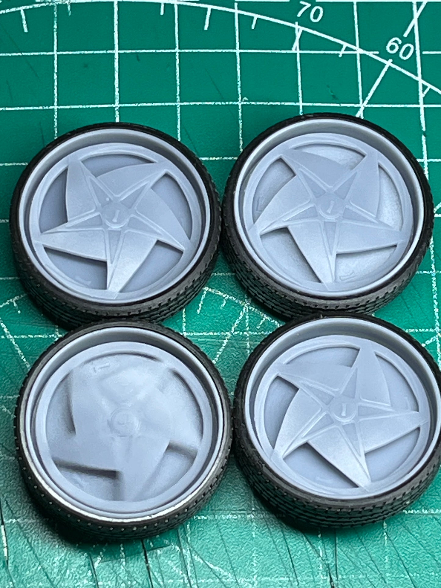 1/25 Scale - DUB "SWERVE" Spinner - in 26"-36" Donk, Big Rims, Old Schools, Traditionals, SUV