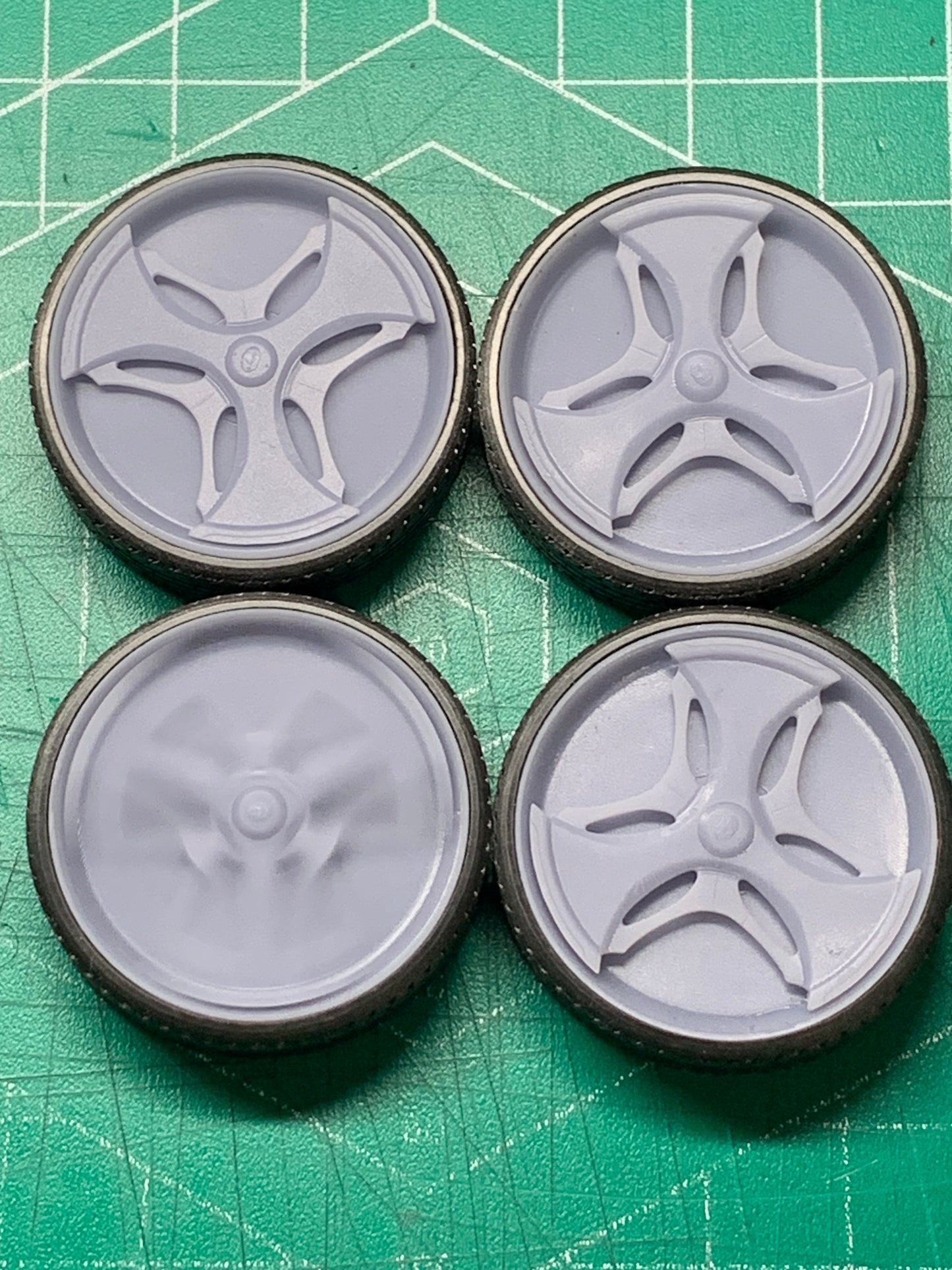 1/25 Scale - DAVIN "BLAC TALON 3" Spinner - in 26"-36" Donk, Big Rims, Old Schools, Traditionals, SUV