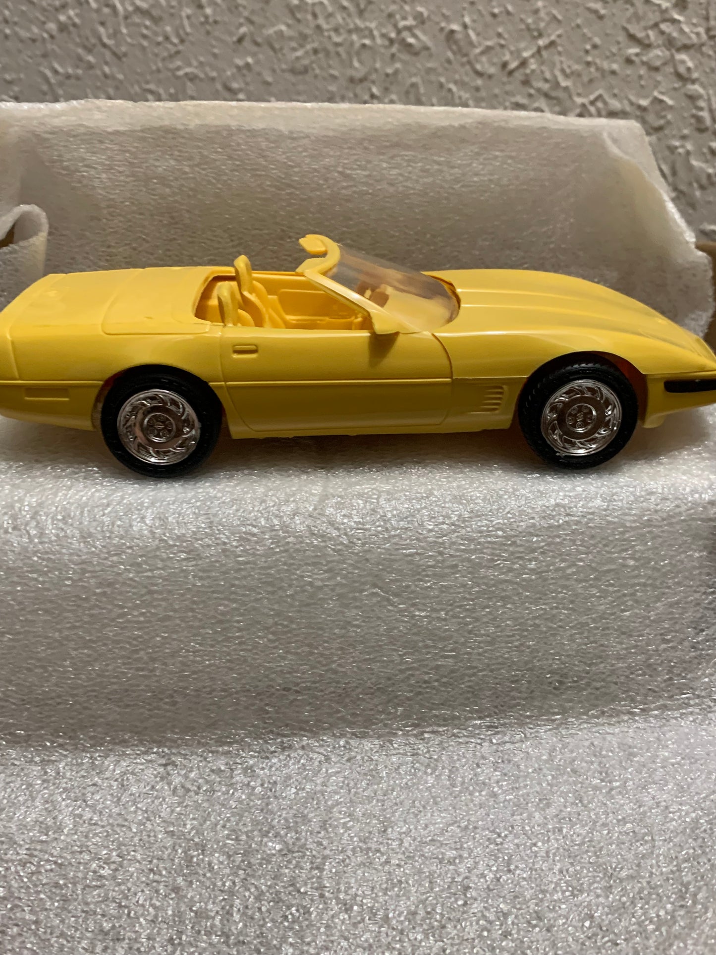 Vintage NOS AMT/ERTL 1995 Corvette Convertible screw bottom Dealer Promo model's 1/25
