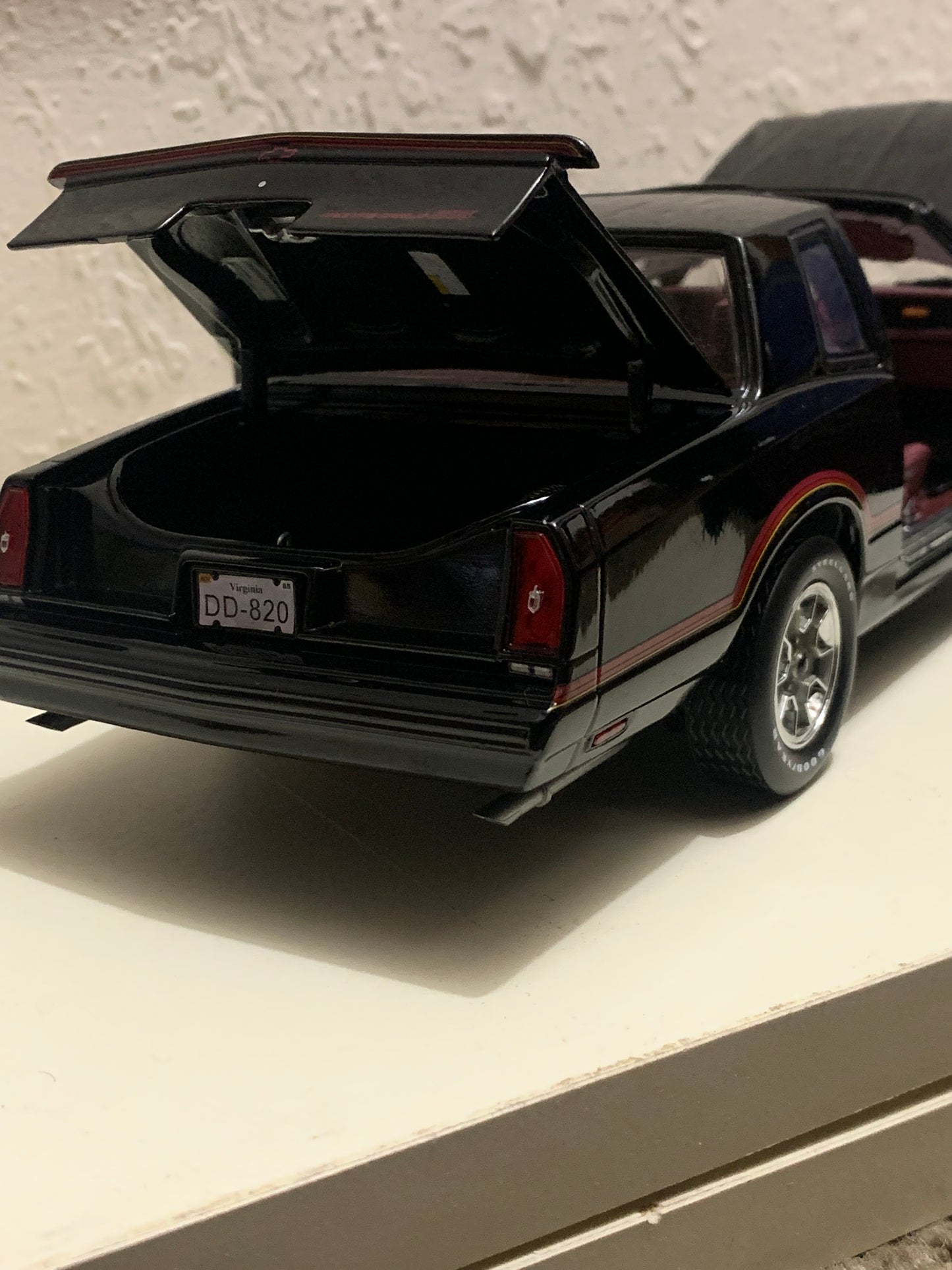1/18 Scale American Muscle Authentics 1985 Chevy Monte Carlo SS T-Top Diecast Model