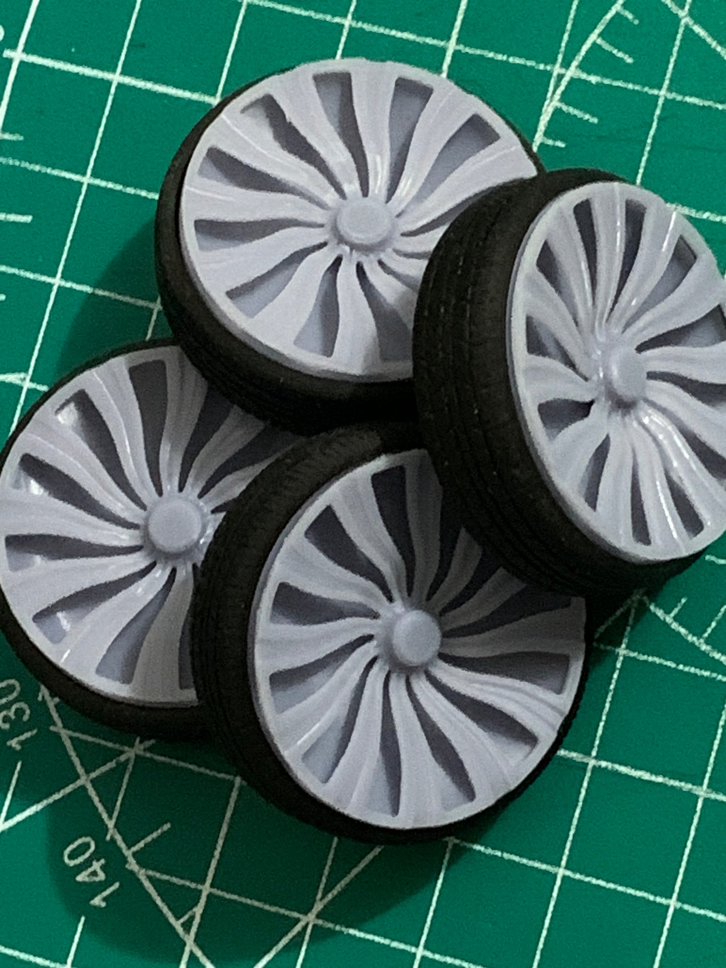 1/25 Scale - DUB "KUTZ" Floater - in 26"-36" Donk, Big Rims, Old Schools, Traditionals, SUV