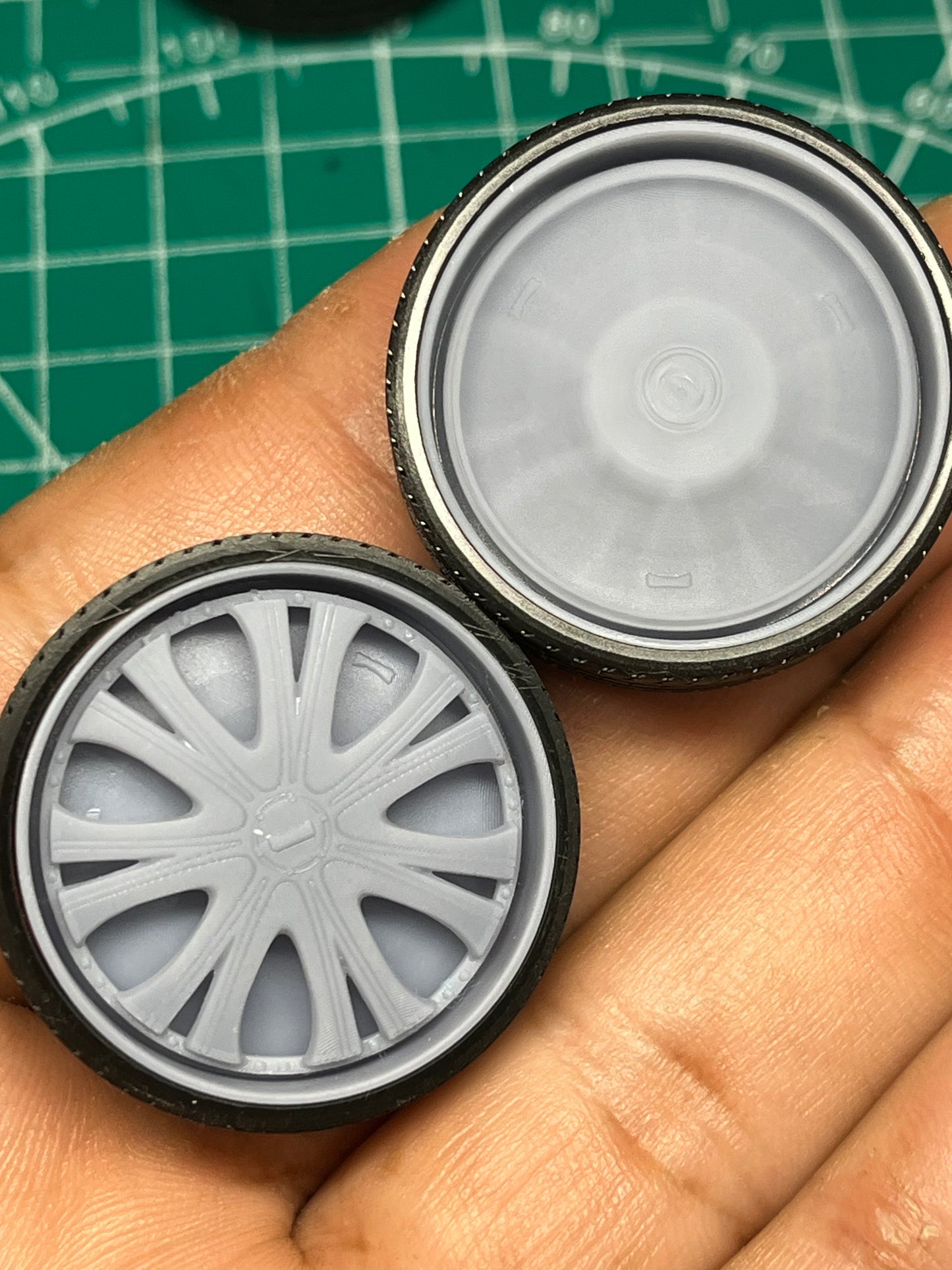 1/25 Scale - DUB "MAMBA" Spinner - in 26"-36" Donk, Big Rims, Old Schools, Traditionals, SUV (Copy 4)