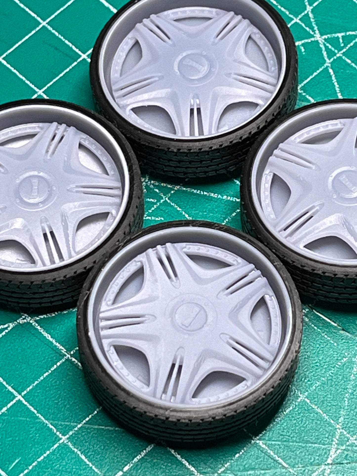 1/25 Scale - DUB "CREAM" Spinner - in 26"-36" Donk, Big Rims, Old Schools, Traditionals, SUV