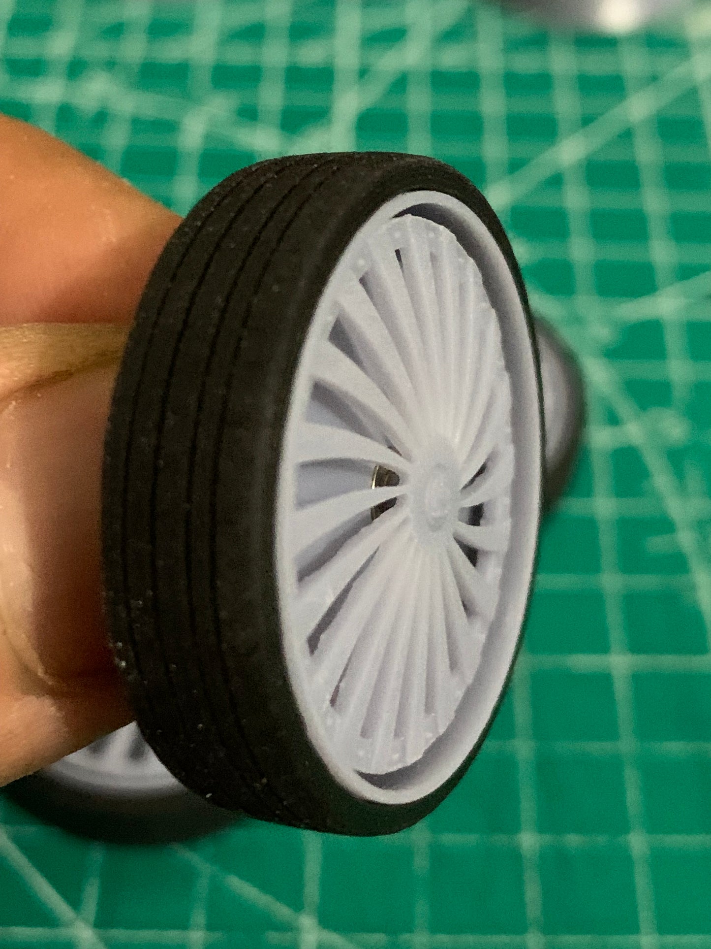 1/25 Scale - DUB "SWYRL" Spinner - in 28"-36" Donk, Big Rims, Box Chevy, G-Body, Trucks, SUV's