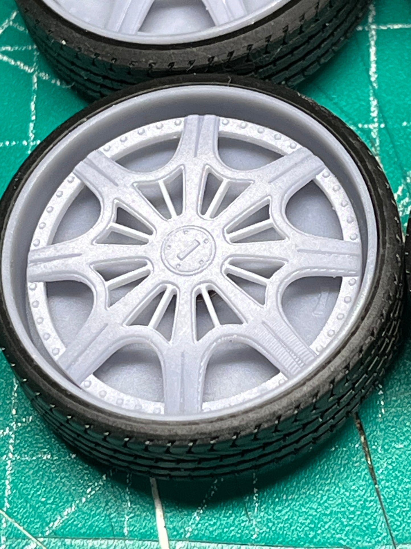 1/25 Scale - DUB "CREED" Spinner - in 26"-36" Donk, Big Rims, Old Schools, Traditionals, SUV