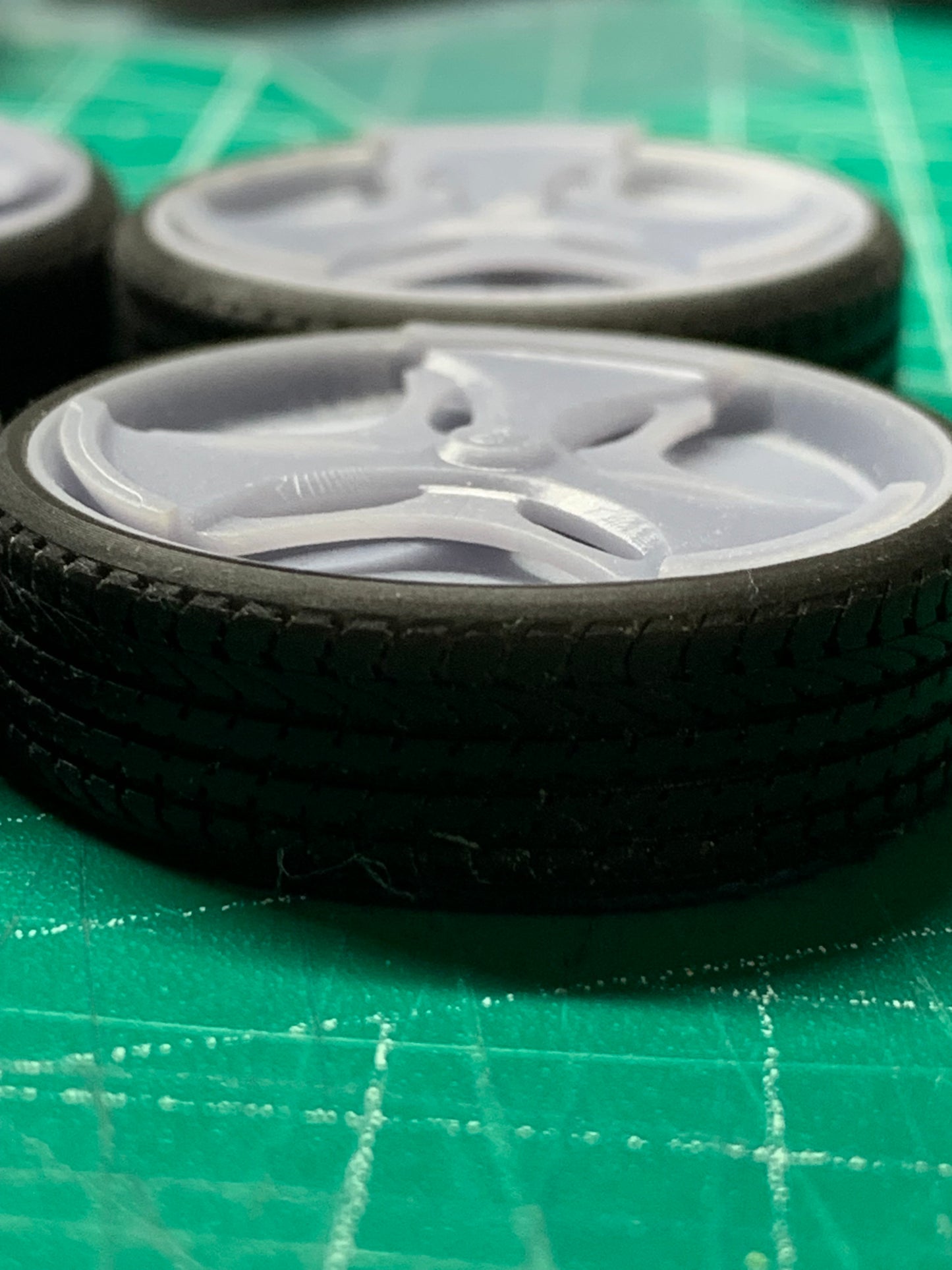 1/25 Scale - DAVIN "BLAC TALON 3" Spinner - in 26"-36" Donk, Big Rims, Old Schools, Traditionals, SUV